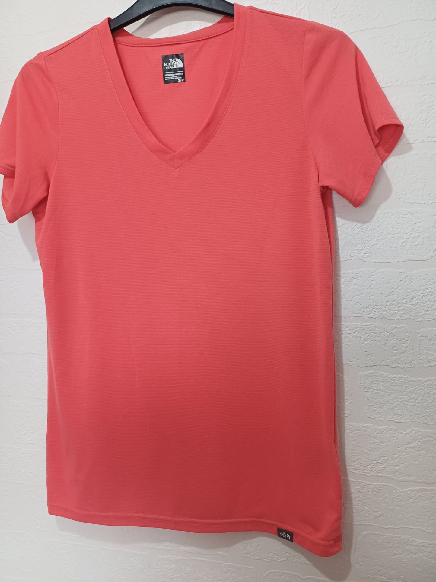 Women's T-Shirt The North Face Coral Pink Short Sleeve Lightweight Size S - Very Good Condition