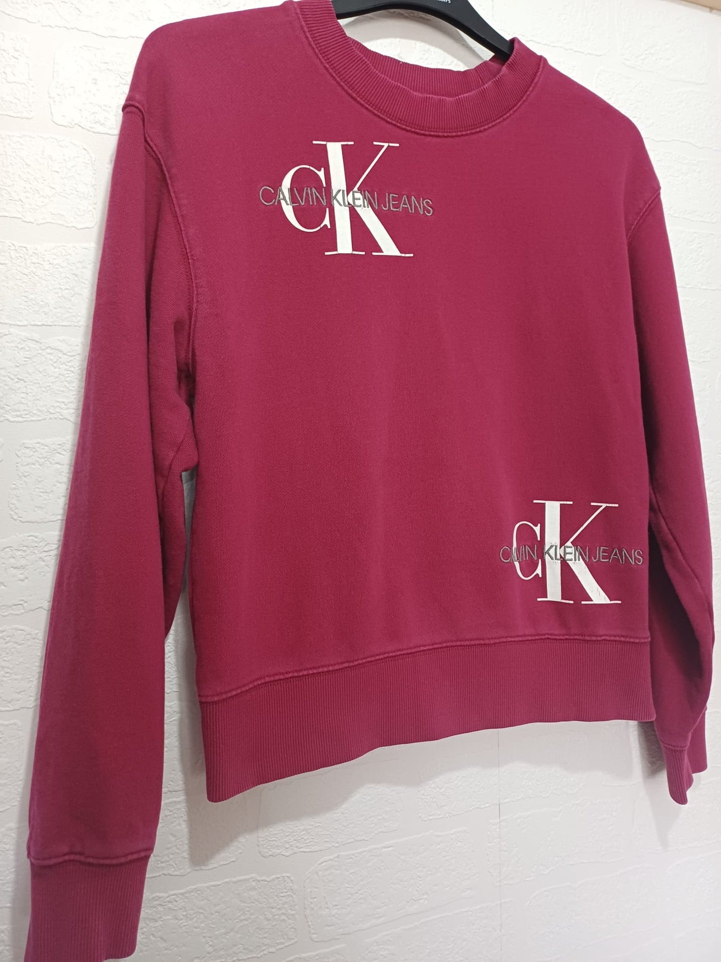 Women's Sweatshirt Calvin Klein Jeans Burgundy Logo Crew Neck Relaxed Fit XS Approx. 20" PTP - Good Condition