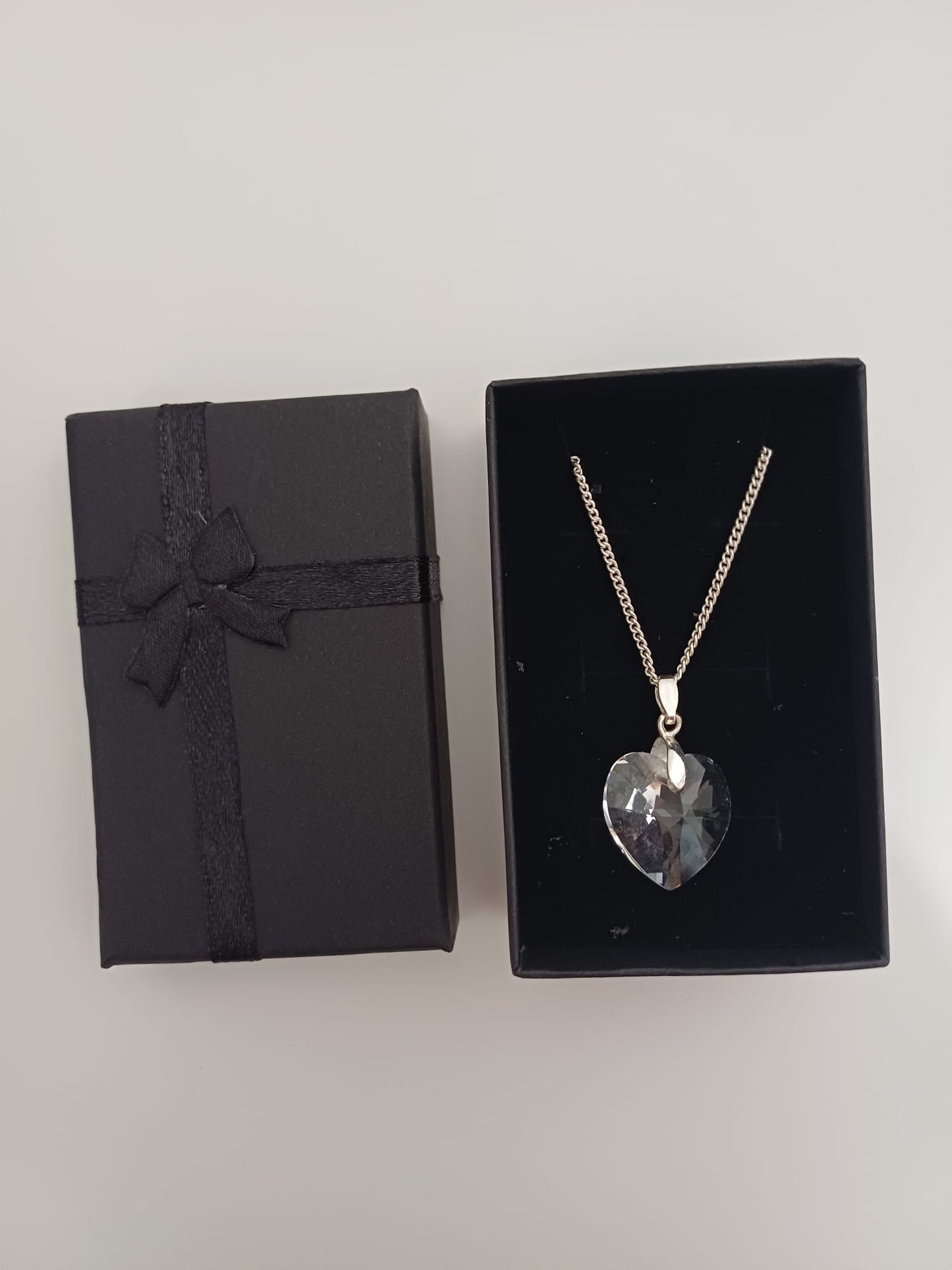 Women's Silver Tone Heart Crystal Pendant Necklace 49cm - Very Good Condition