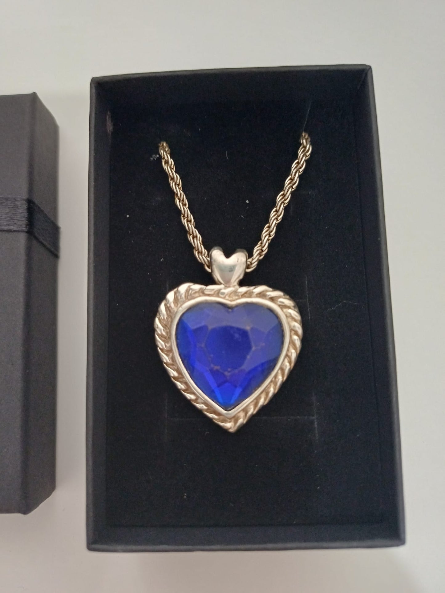Women's Necklace Silver Tone Blue Faceted Heart Pendant Gift Box Approx. 46cm - New