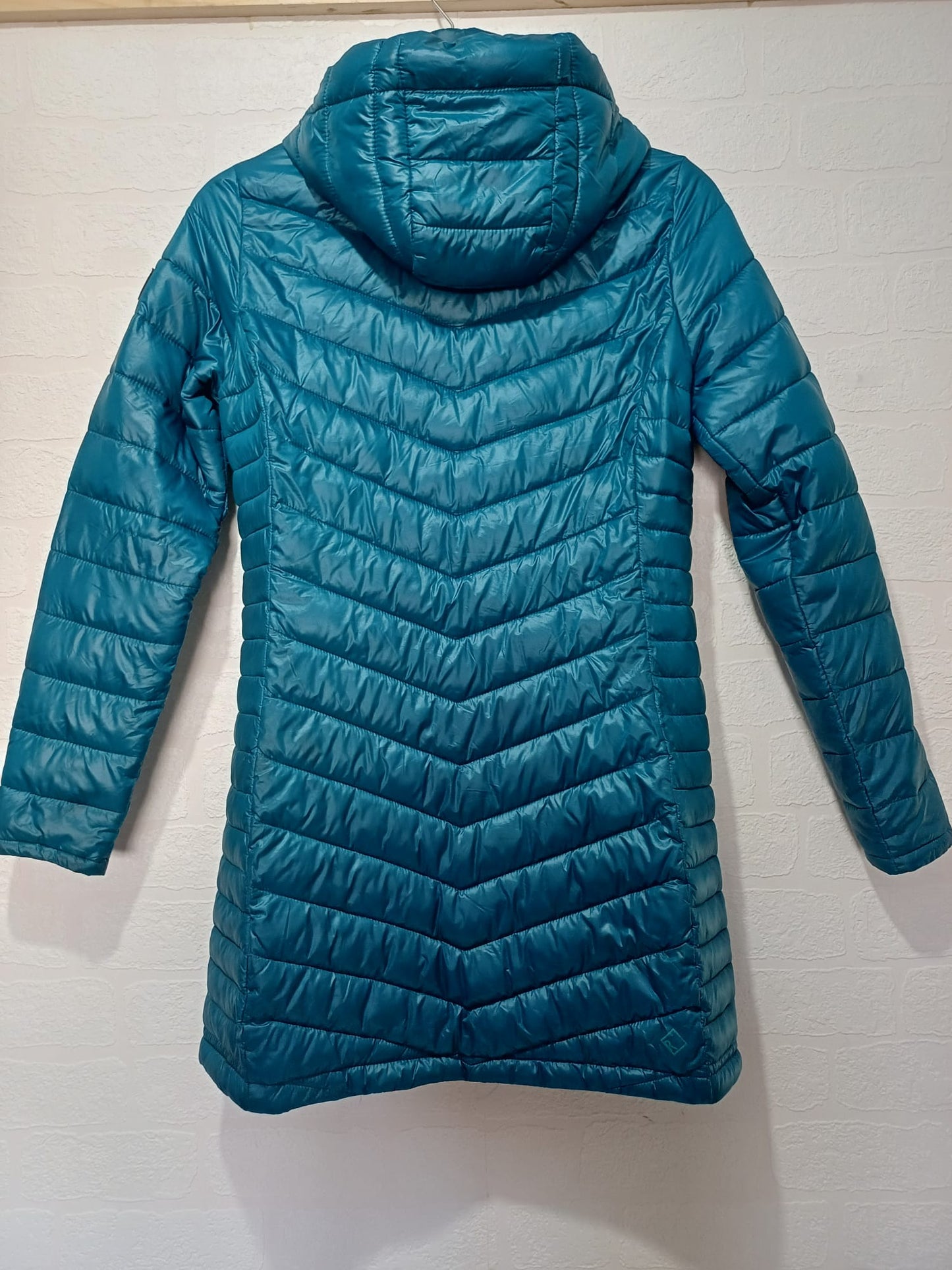 Women's Coat Regatta Great Outdoors Turquoise Hooded Padded Long Size 12 Approx. 19" PTP - Very Good Condition