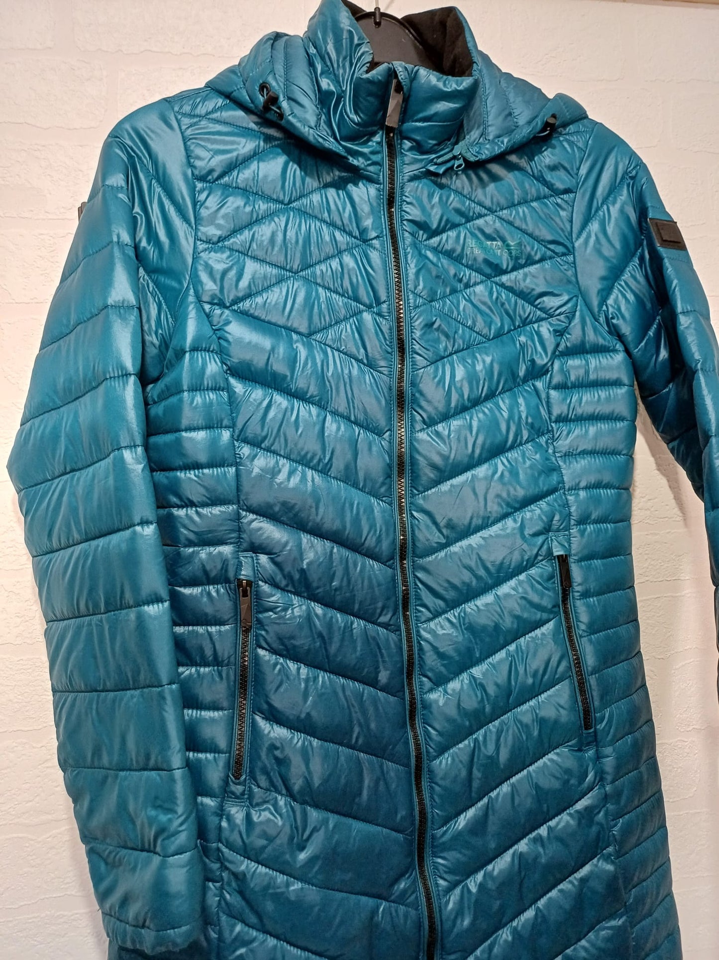 Women's Coat Regatta Great Outdoors Turquoise Hooded Padded Long Size 12 Approx. 19" PTP - Very Good Condition