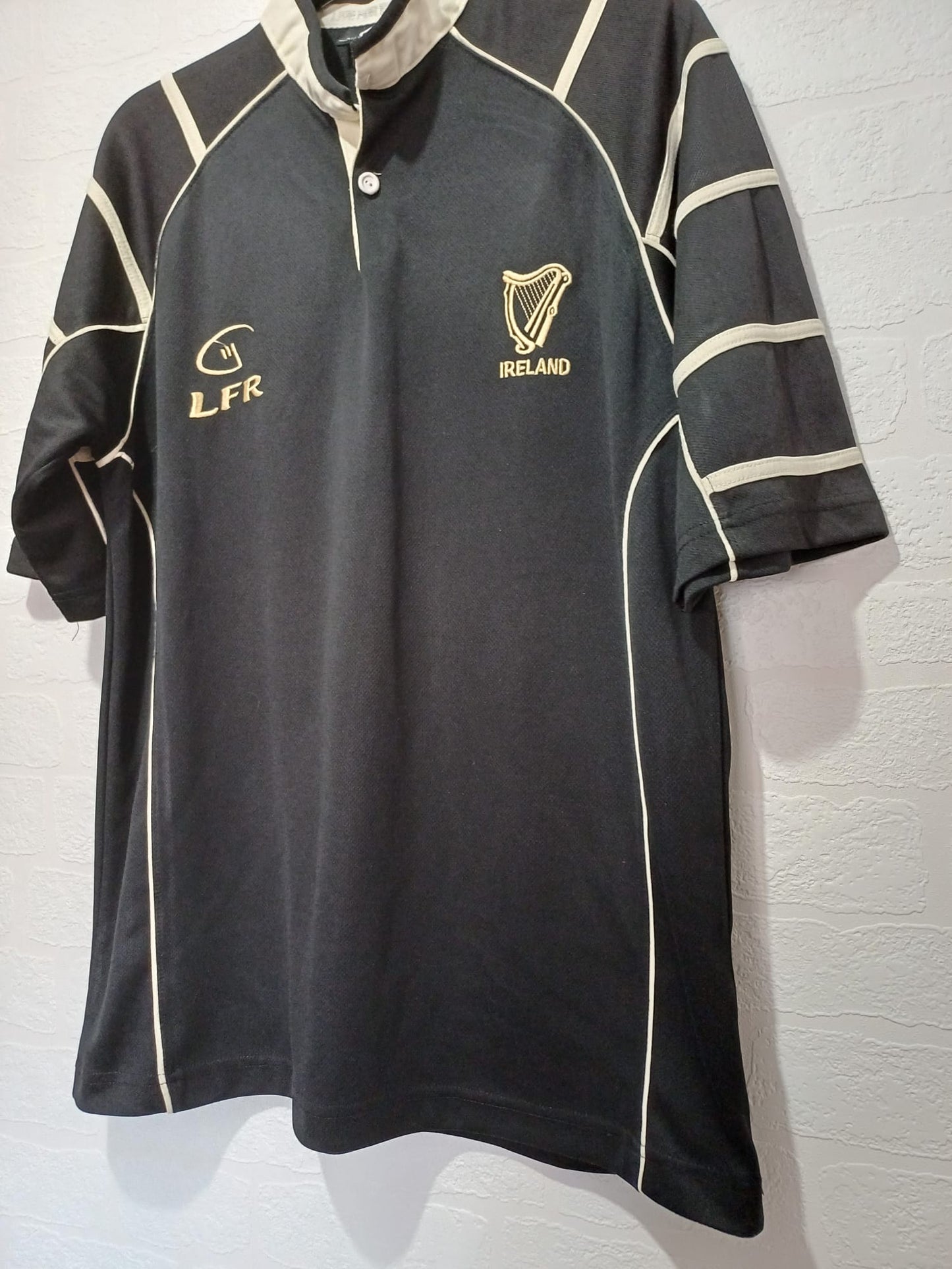 Men's Rugby Shirt Live For Rugby LFR Ireland Black Short Sleeve Large Approx. 23" PTP - Very Good Condition