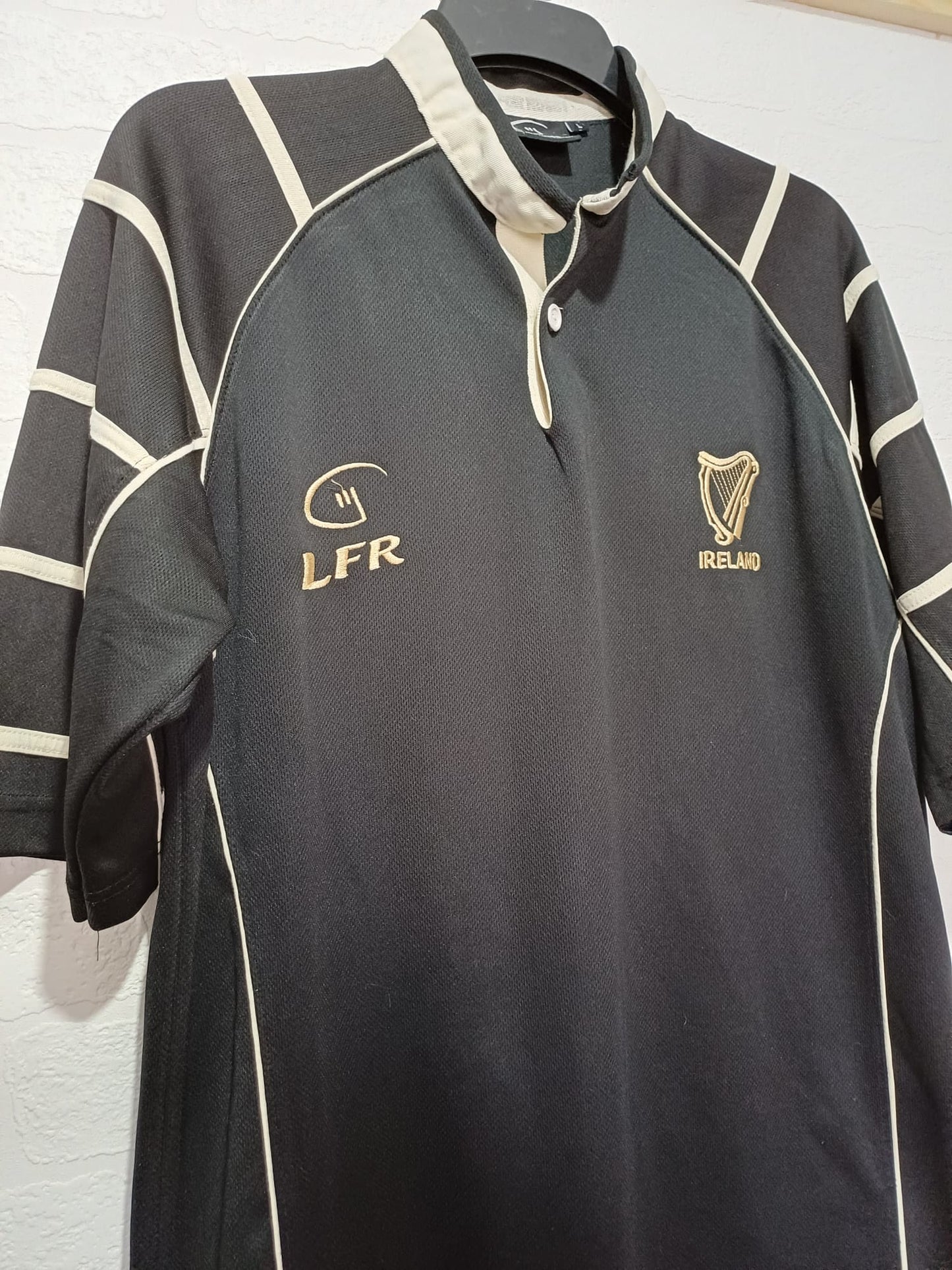 Men's Rugby Shirt Live For Rugby LFR Ireland Black Short Sleeve Large Approx. 23" PTP - Very Good Condition