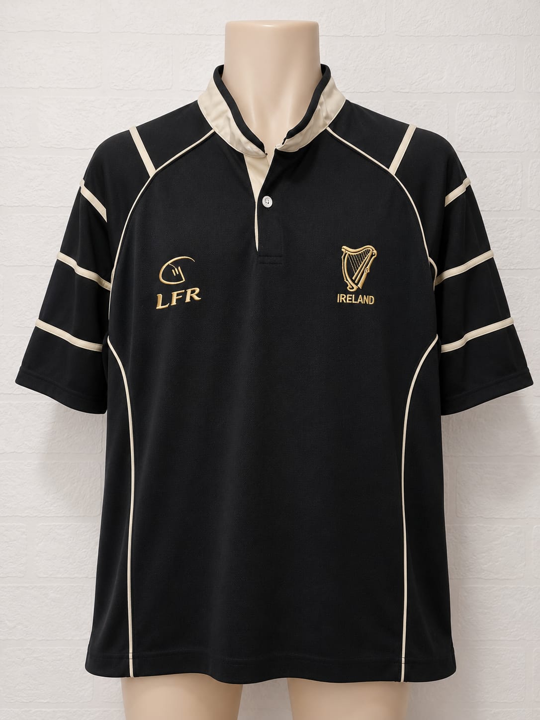 Men's Rugby Shirt Live For Rugby LFR Ireland Black Short Sleeve Large Approx. 23" PTP - Very Good Condition