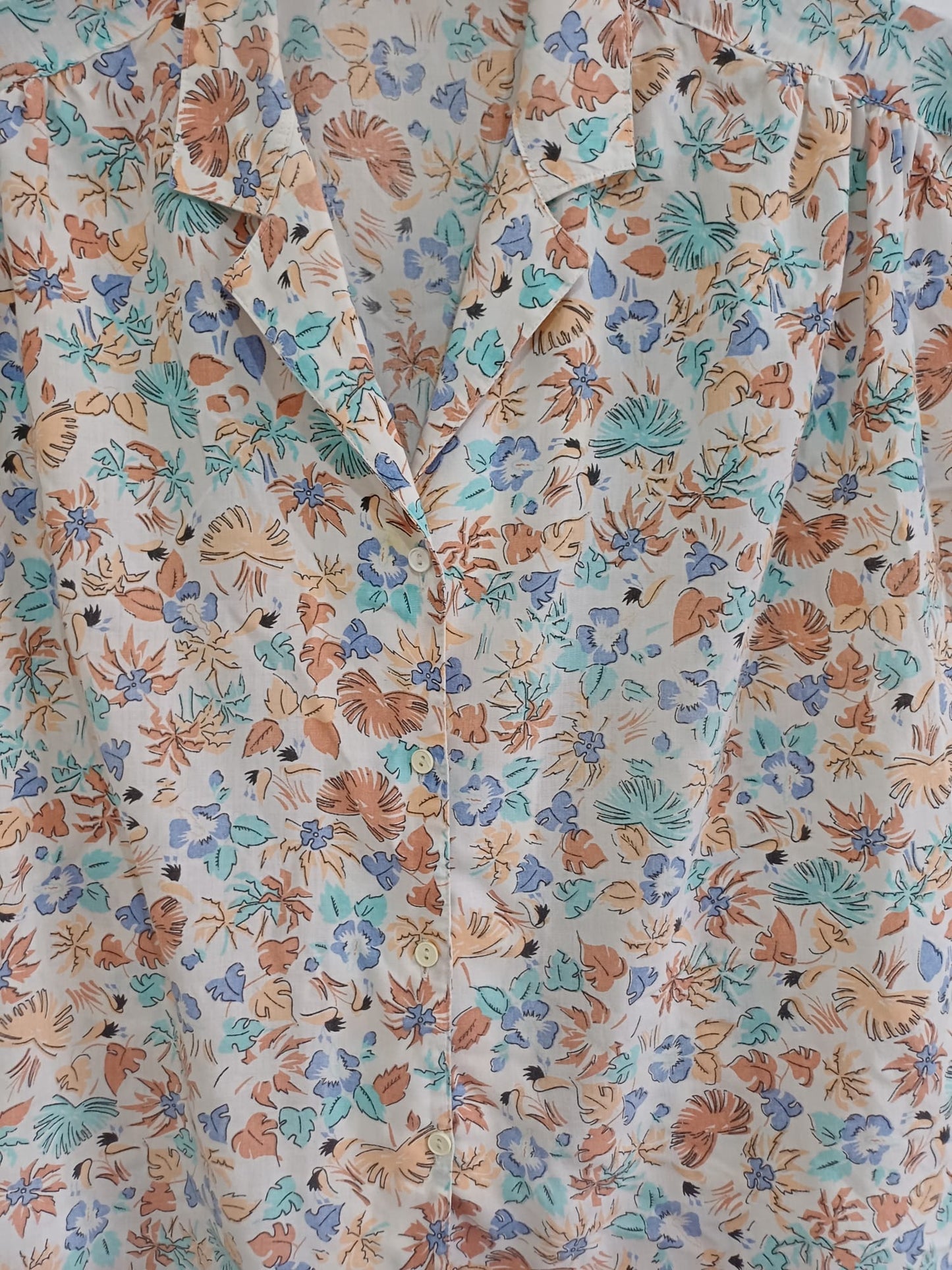Women's Blouse Antoniolli White Multicolour Leaf Print Button Up Collared Size 12-14 Approx. 20.5" PTP - Very Good Condition
