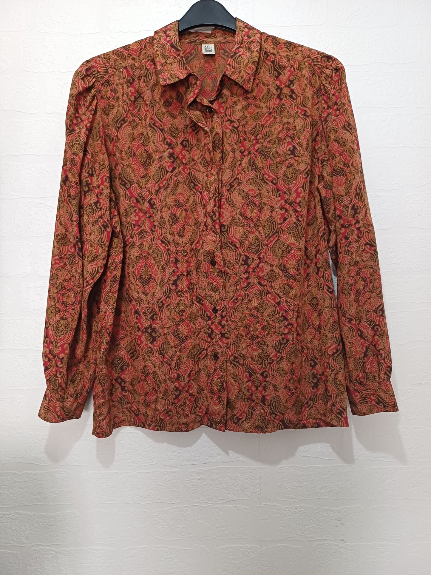 Women's Blouse Del Mod Burgundy Red Gold Paisley Long Sleeve Collared Size 16 Approx. 22" PTP - Very Good Condition