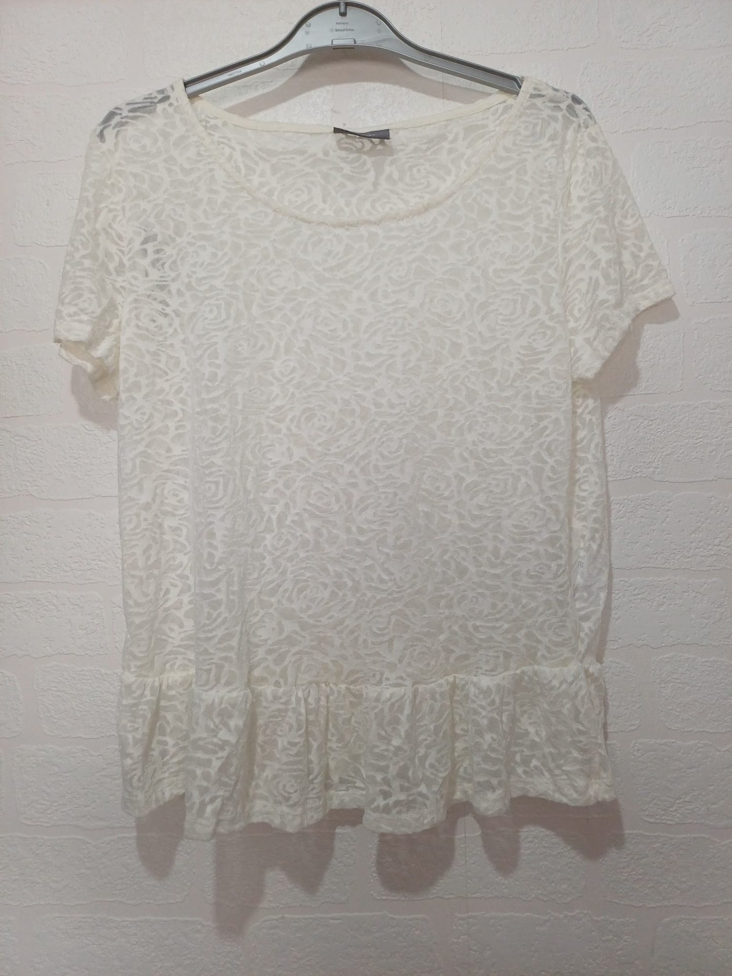 Women's Lace Top Yessica White Rose Pattern Peplum Frill Hem Short Sleeve Size M Approx. 20" PTP - Very Good Condition