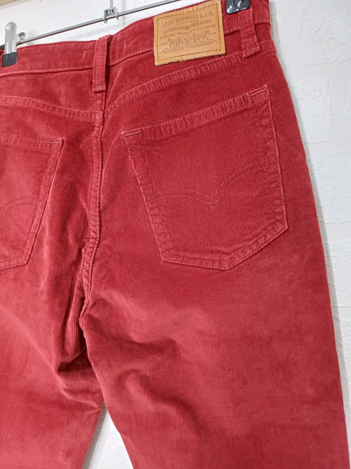 Women's Cord Trousers Levi's 721 Burgundy Red W27 L27 - Very Good Condition