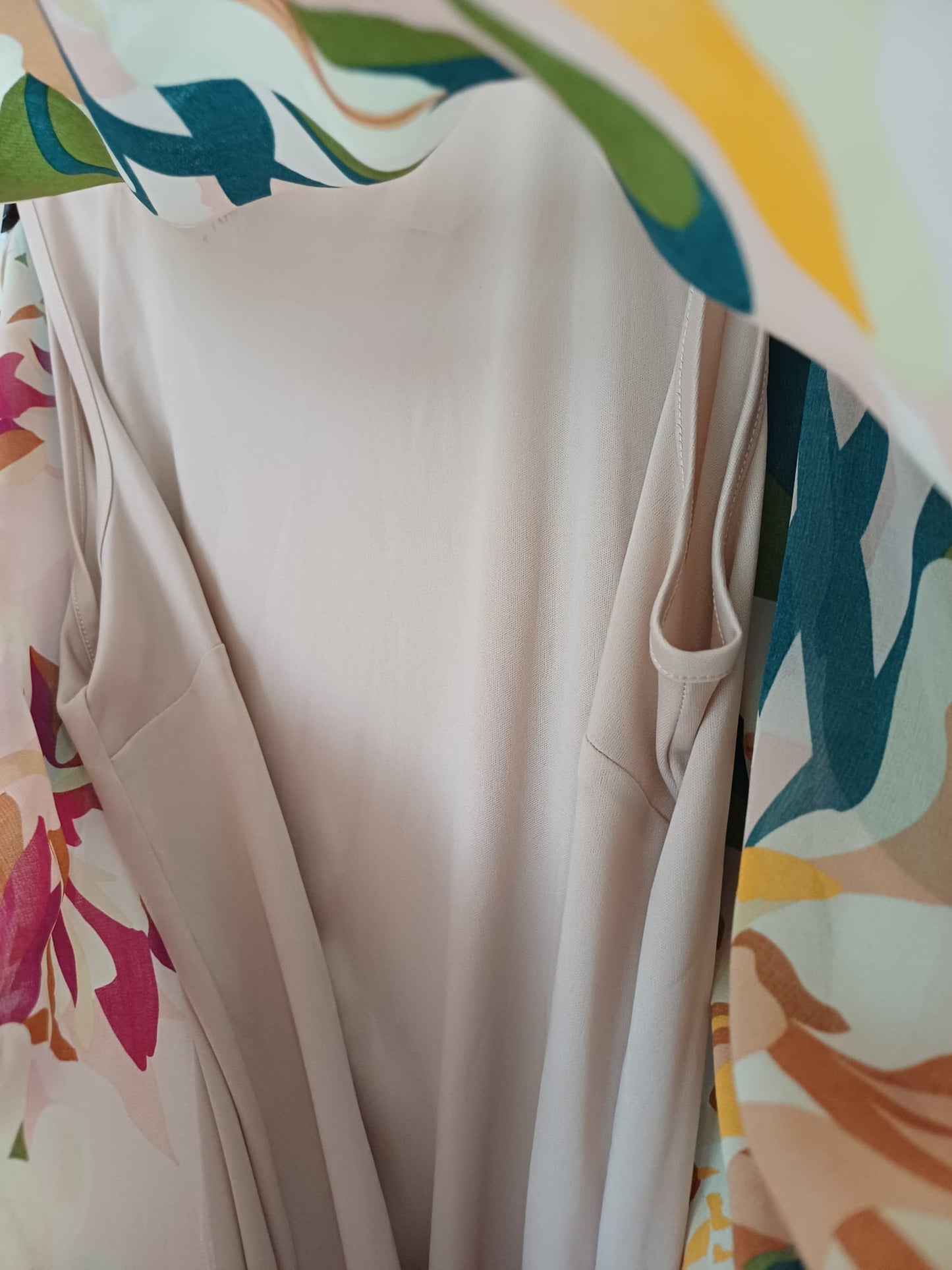 Women's Chiffon Overlay Top Soon Pink Floral Float Round Neckline Size 16 - Good Condition
