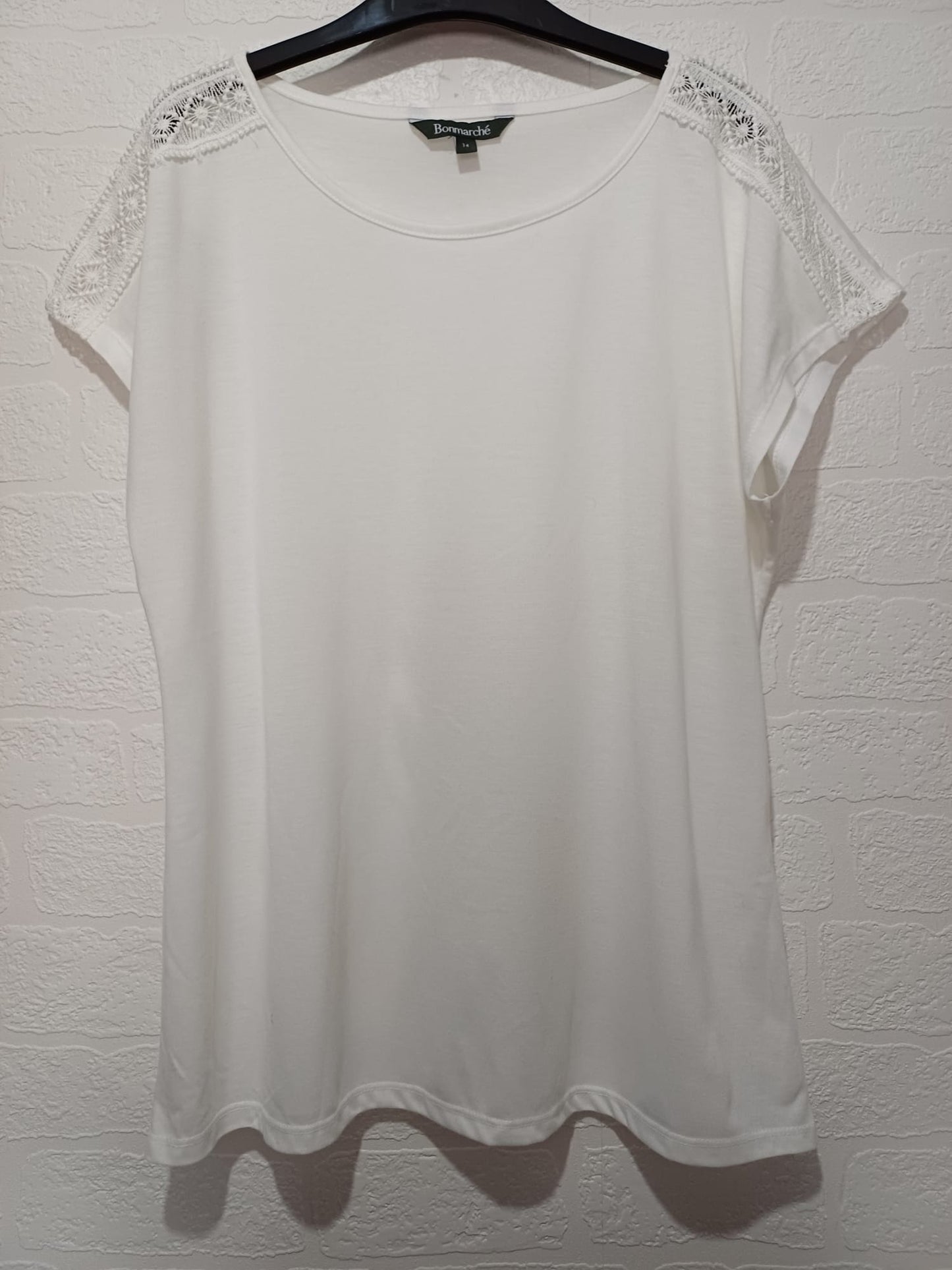 Women's Blouse Bonmarché White Size 14 Approx. 20" PTP - Very Good Condition