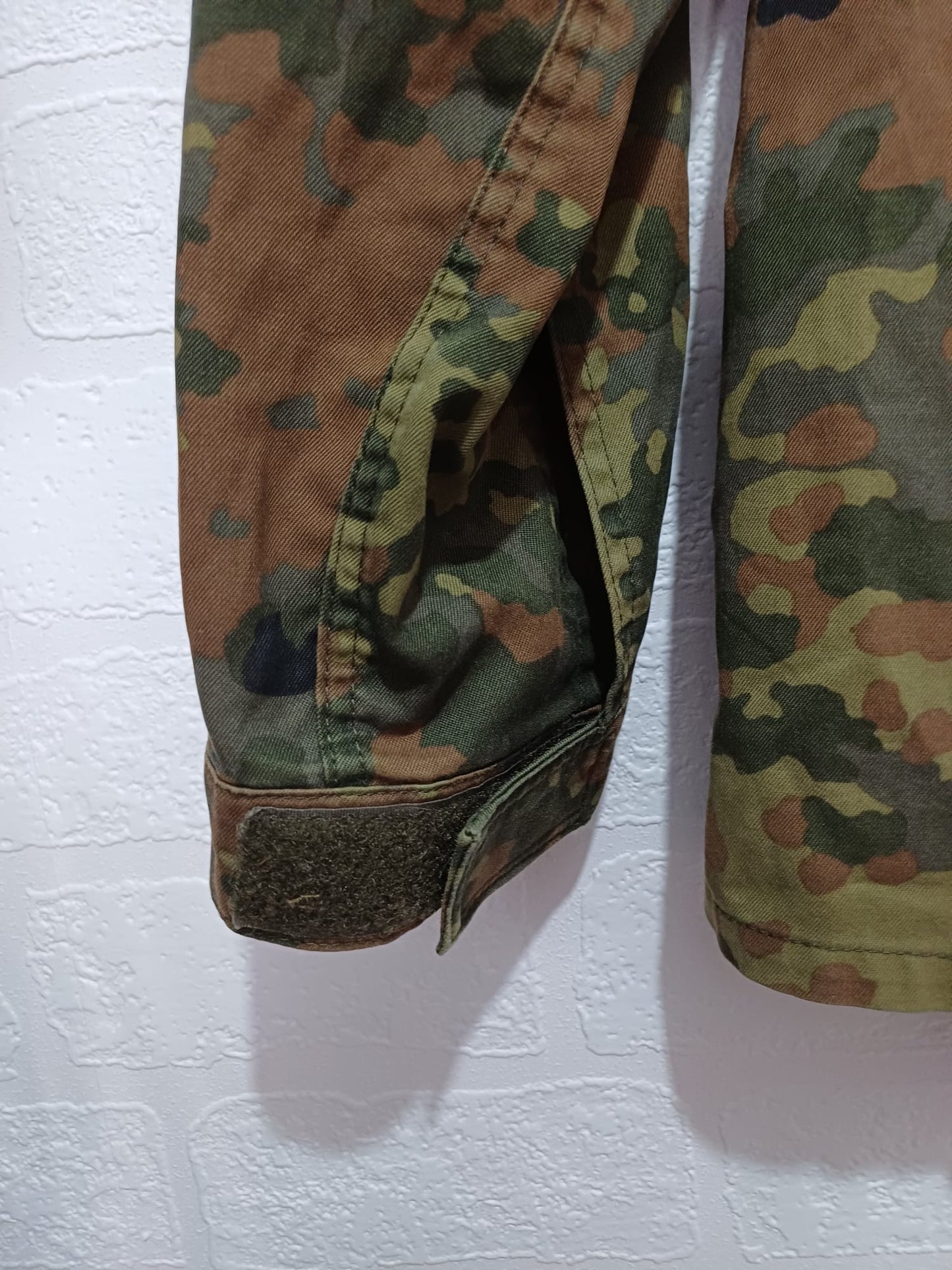 Men's Bundeswehr Flecktarn Military Field Shirt Jacket German Army Surplus Size M Approx. 21" PTP - Very Good Condition