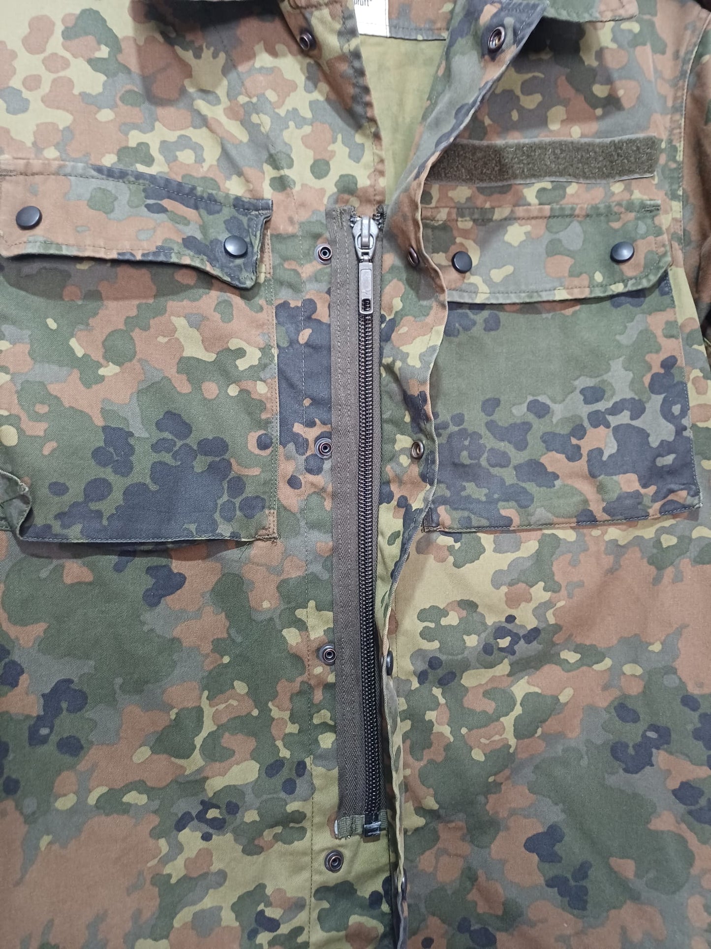 Men's Bundeswehr Flecktarn Military Field Shirt Jacket German Army Surplus Size M Approx. 21" PTP - Very Good Condition
