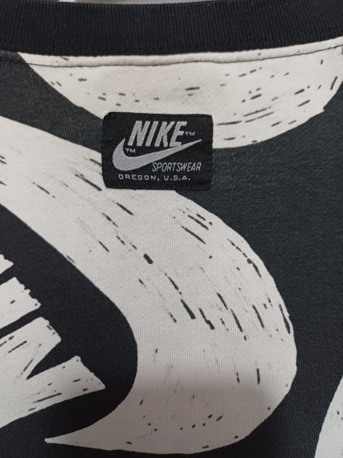 Women's Crop Top Nike Black White All Over Logo Print Soft Fleece Lined Oversized Size M Approx. 25" PTP - Very Good Condition