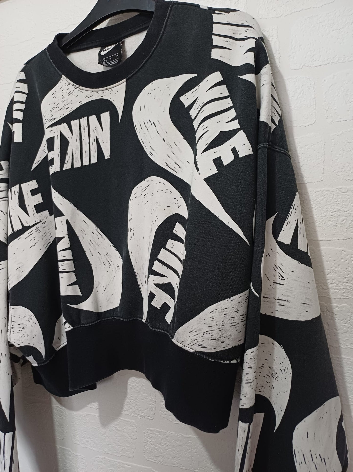 Women's Crop Top Nike Black White All Over Logo Print Soft Fleece Lined Oversized Size M Approx. 25" PTP - Very Good Condition