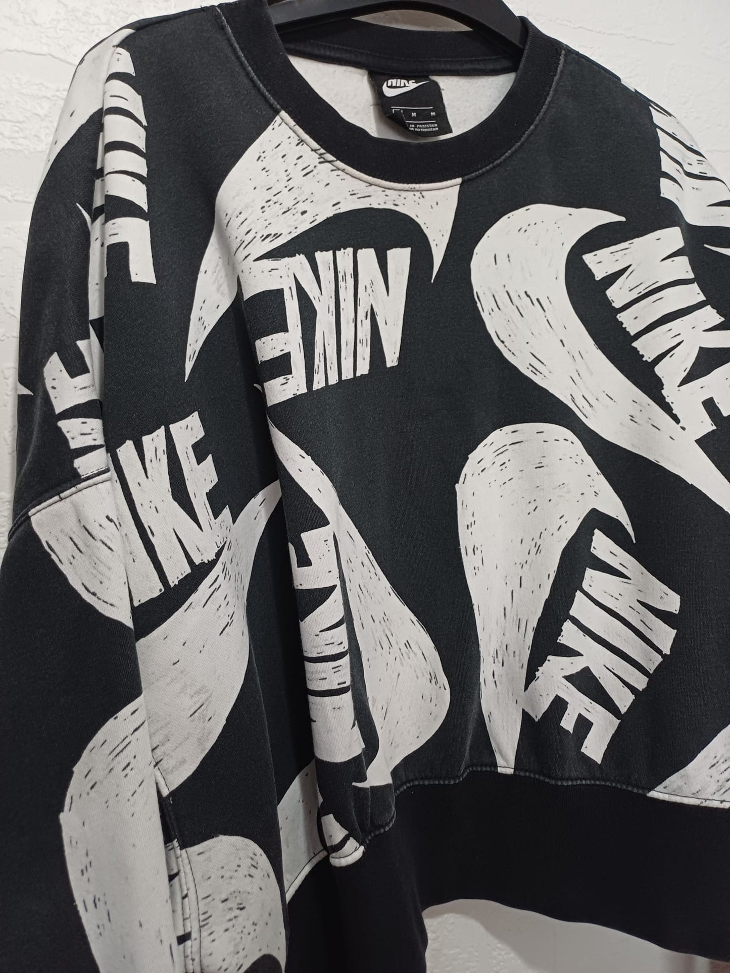 Women's Crop Top Nike Black White All Over Logo Print Soft Fleece Lined Oversized Size M Approx. 25" PTP - Very Good Condition