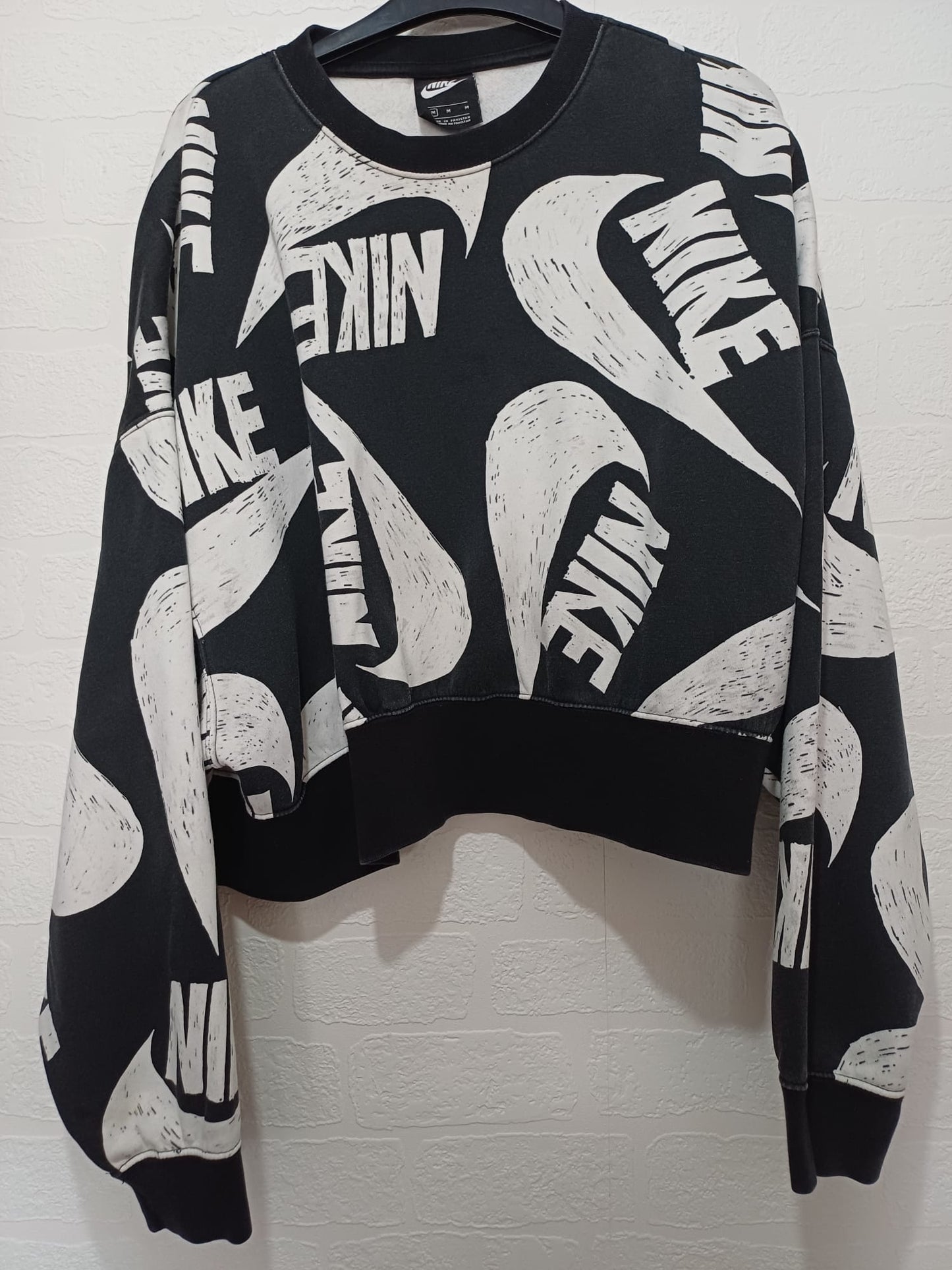 Women's Crop Top Nike Black White All Over Logo Print Soft Fleece Lined Oversized Size M Approx. 25" PTP - Very Good Condition