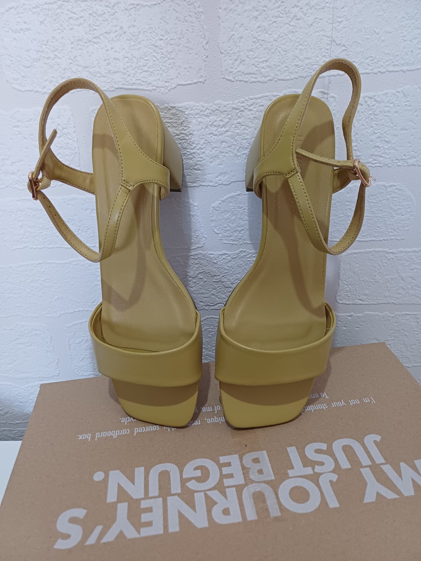 Women's Ankle Strap Sandals JD Williams Pistachio Colour Block Heel Open Square Toe Buckle Size 4 - New in Box