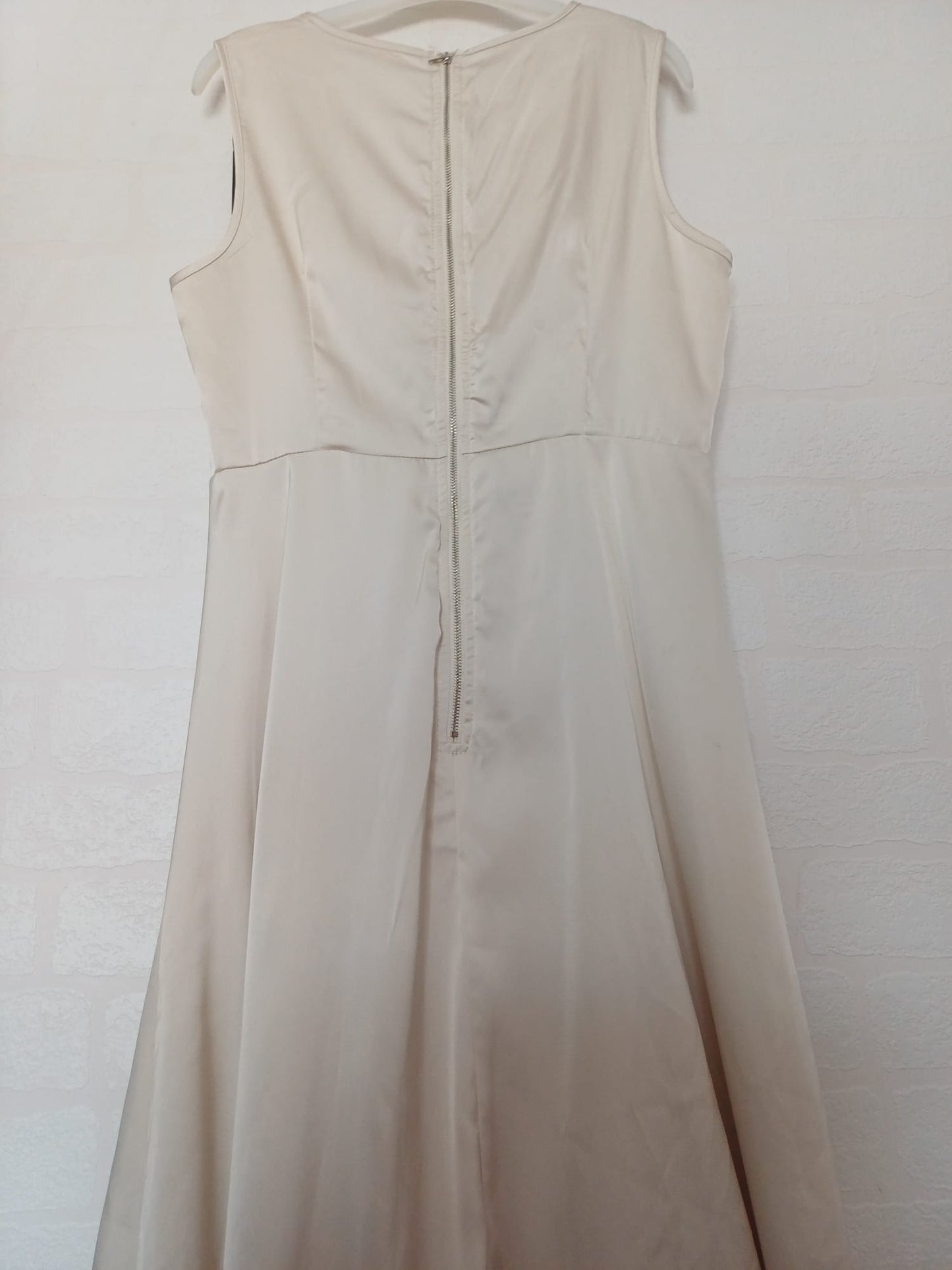 Women's Maxi Dress SHEIN Petite Cream/White Orange Scarf Horse Print Sleeveless Petite Size L Approx. 19" PTP - Very Good Condition