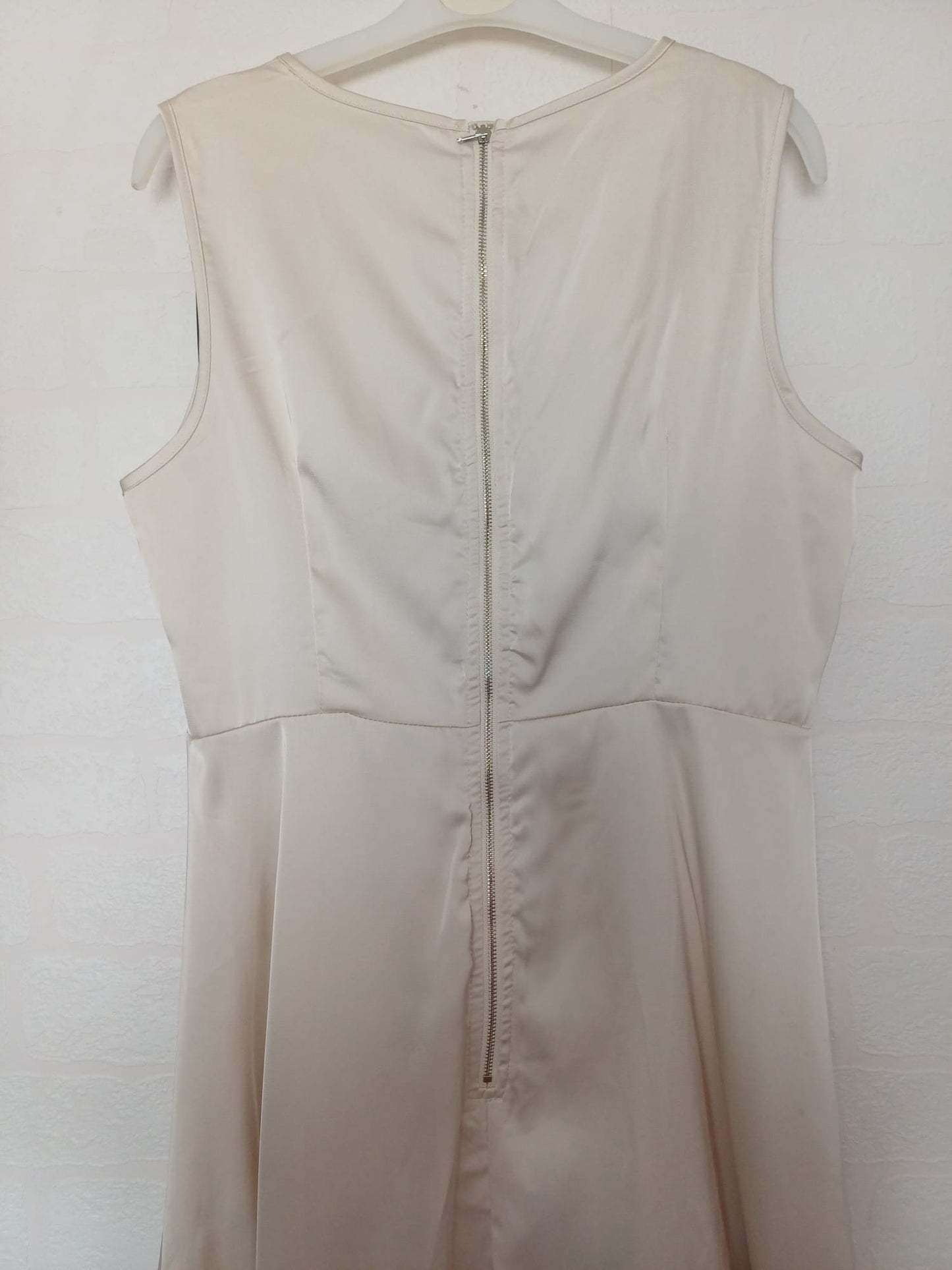 Women's Maxi Dress SHEIN Petite Cream/White Orange Scarf Horse Print Sleeveless Petite Size L Approx. 19" PTP - Very Good Condition