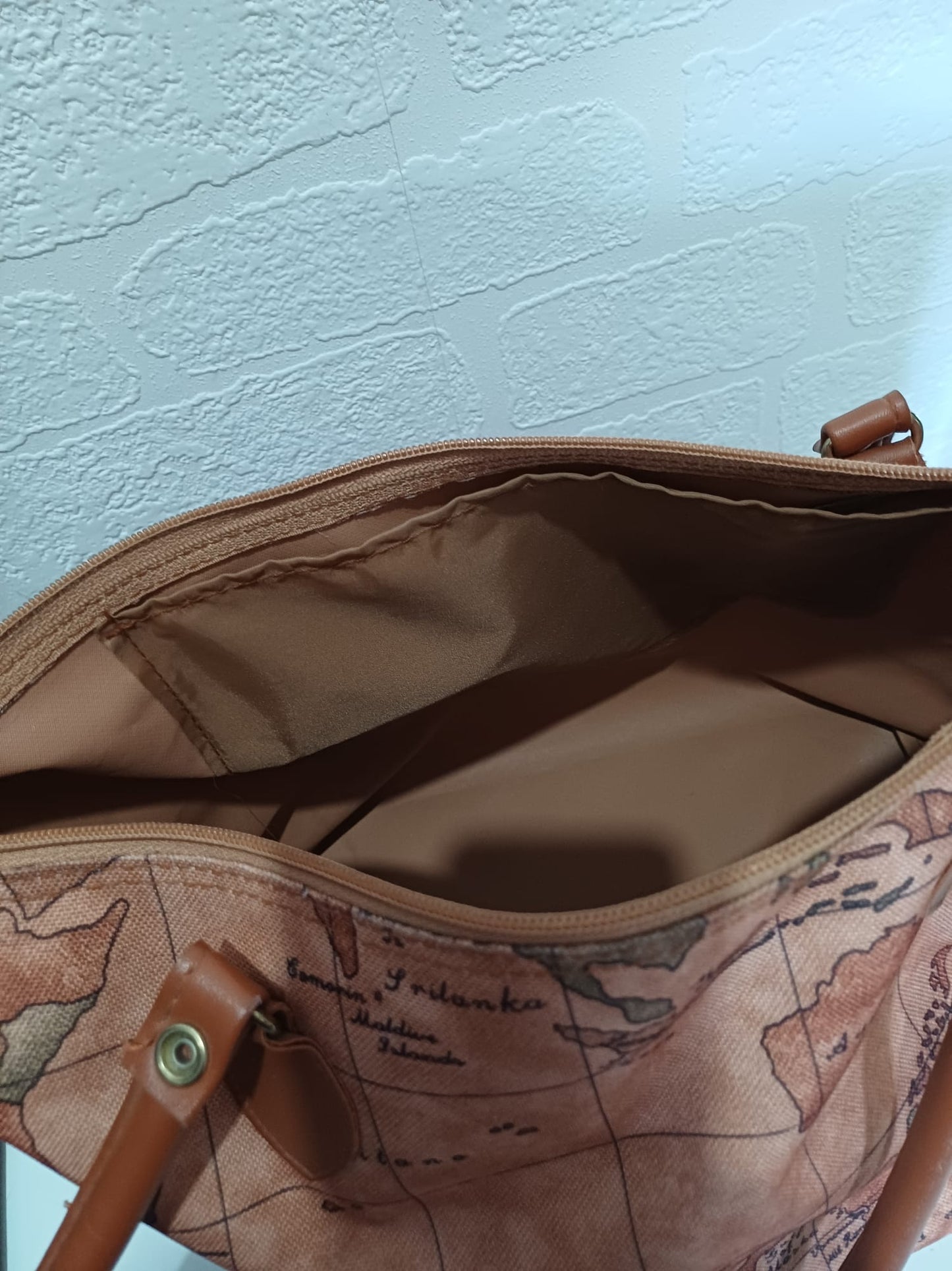 Vintage Style World Map Print Tote Shoulder Bag Brown Zip Top Twin Straps - Very Good Condition