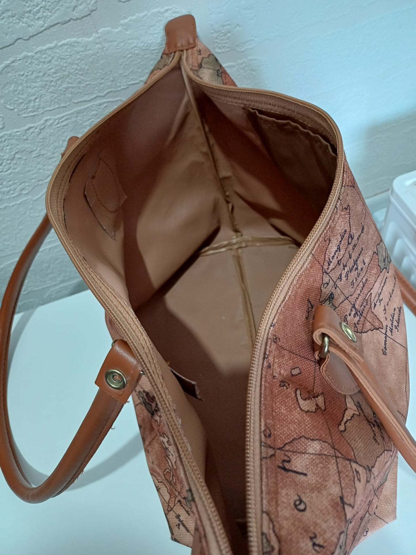 Vintage Style World Map Print Tote Shoulder Bag Brown Zip Top Twin Straps - Very Good Condition