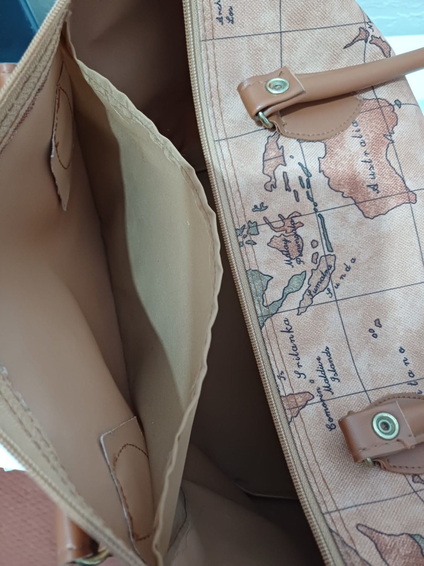 Vintage Style World Map Print Tote Shoulder Bag Brown Zip Top Twin Straps - Very Good Condition