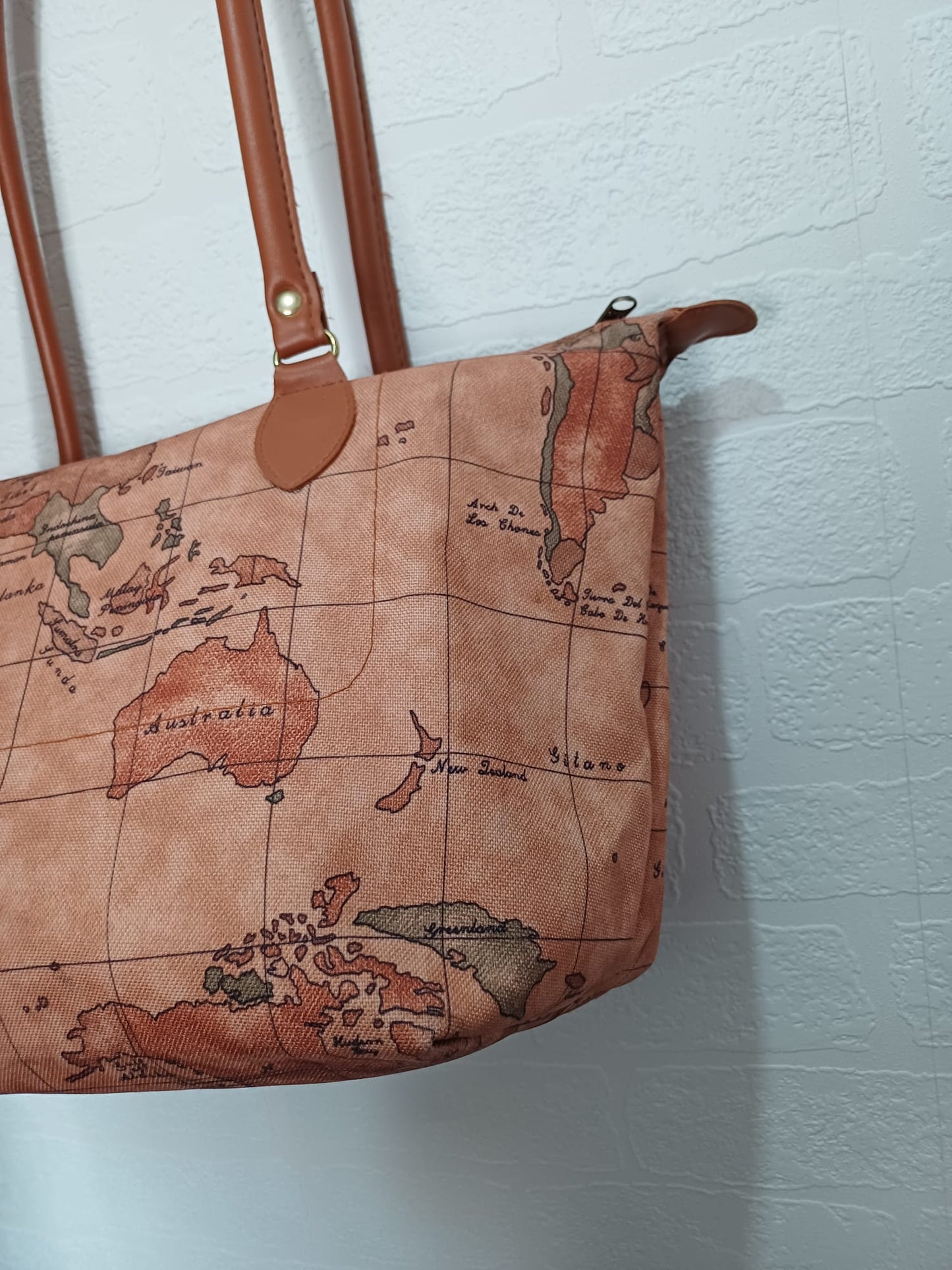 Vintage Style World Map Print Tote Shoulder Bag Brown Zip Top Twin Straps - Very Good Condition