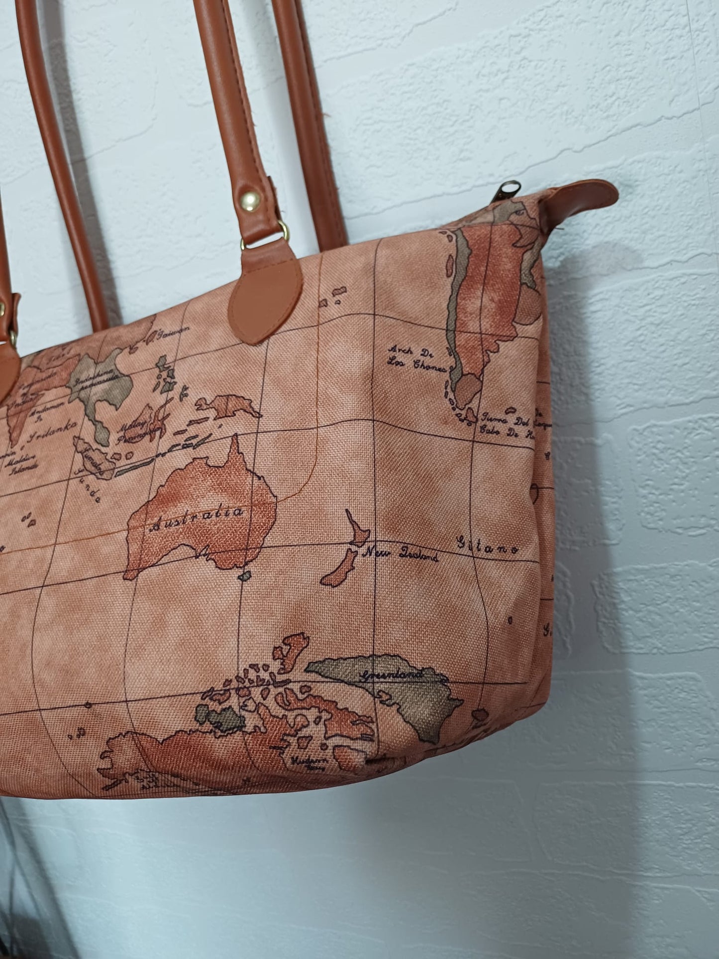 Vintage Style World Map Print Tote Shoulder Bag Brown Zip Top Twin Straps - Very Good Condition
