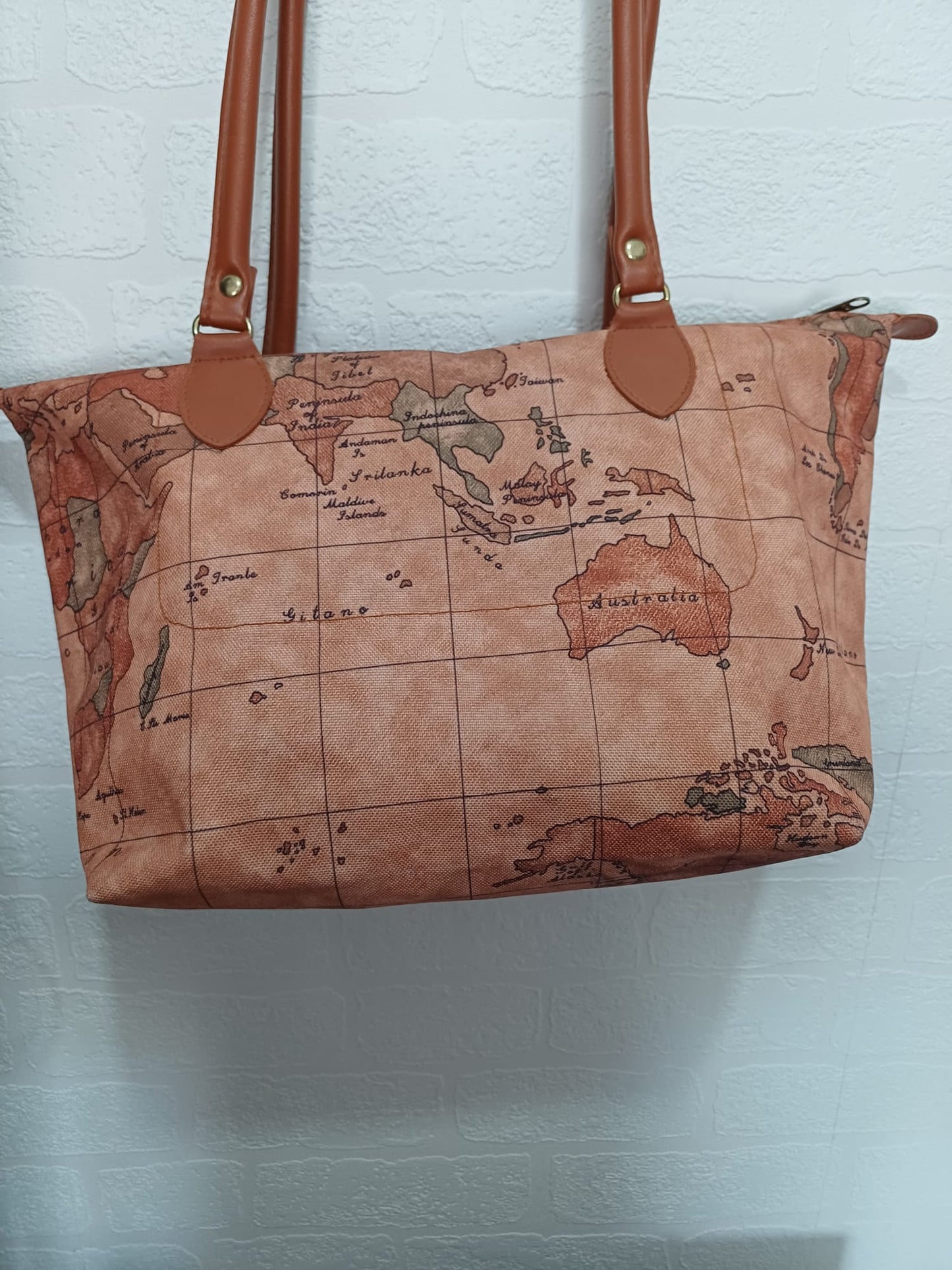 Vintage Style World Map Print Tote Shoulder Bag Brown Zip Top Twin Straps - Very Good Condition