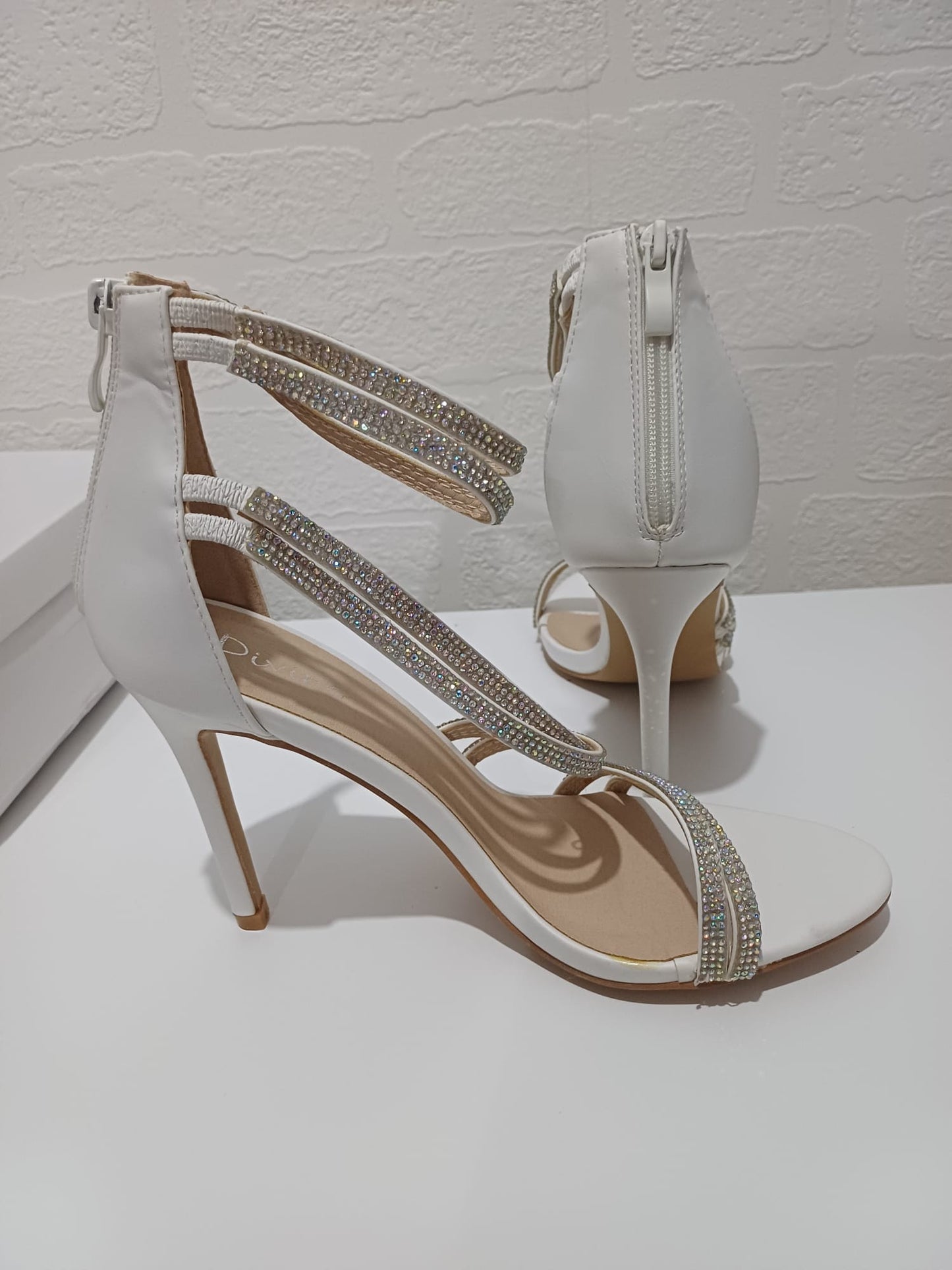 Women's Sandals Divine Diamante Strappy High Heel Size 6 Approx. 10cm Heel - New In Box
