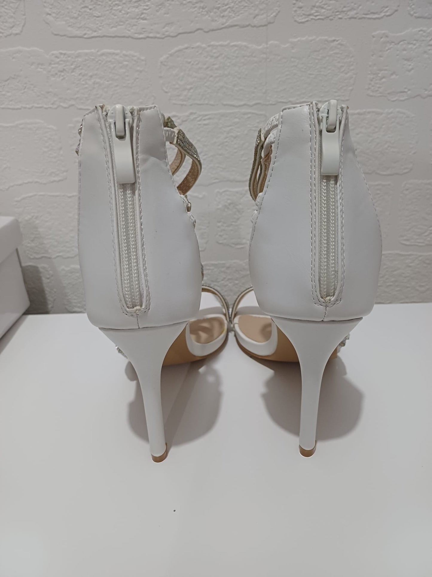 Women's Sandals Divine Diamante Strappy High Heel Size 6 Approx. 10cm Heel - New In Box