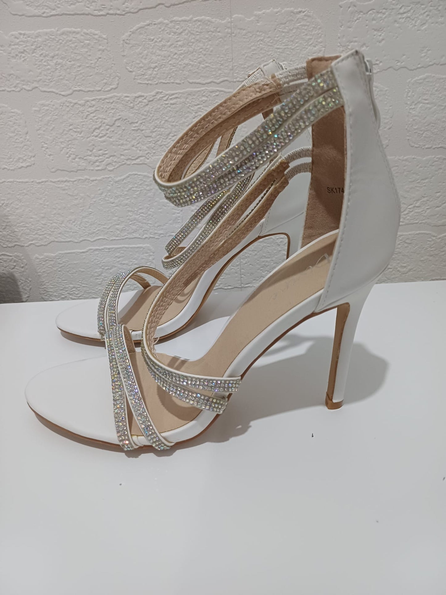 Women's Sandals Divine Diamante Strappy High Heel Size 6 Approx. 10cm Heel - New In Box