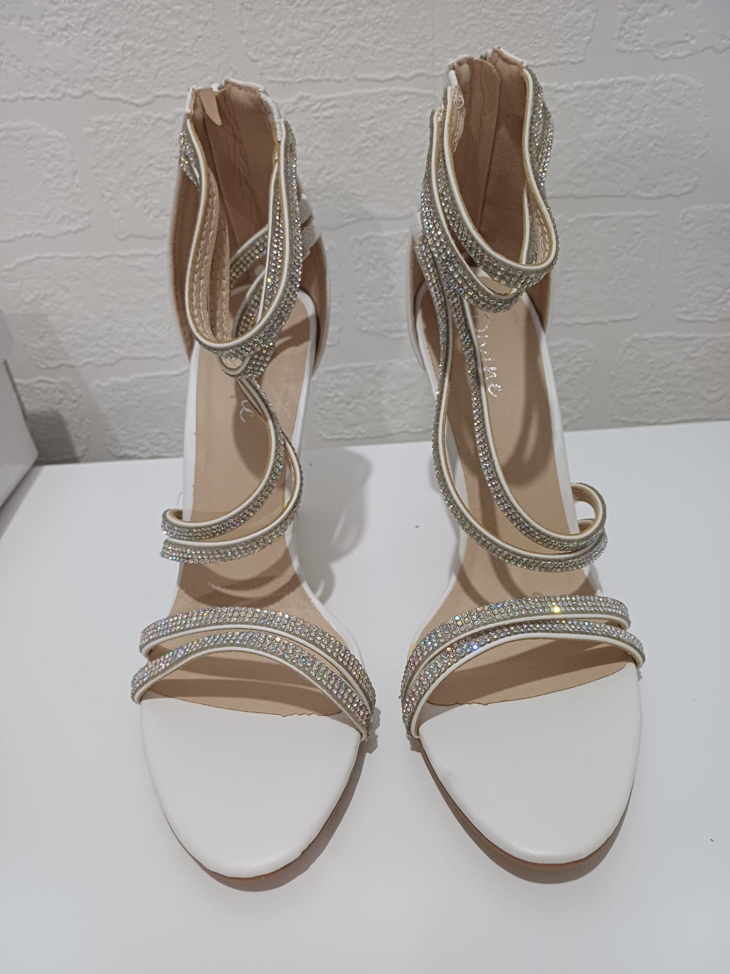 Women's Sandals Divine Diamante Strappy High Heel Size 6 Approx. 10cm Heel - New In Box