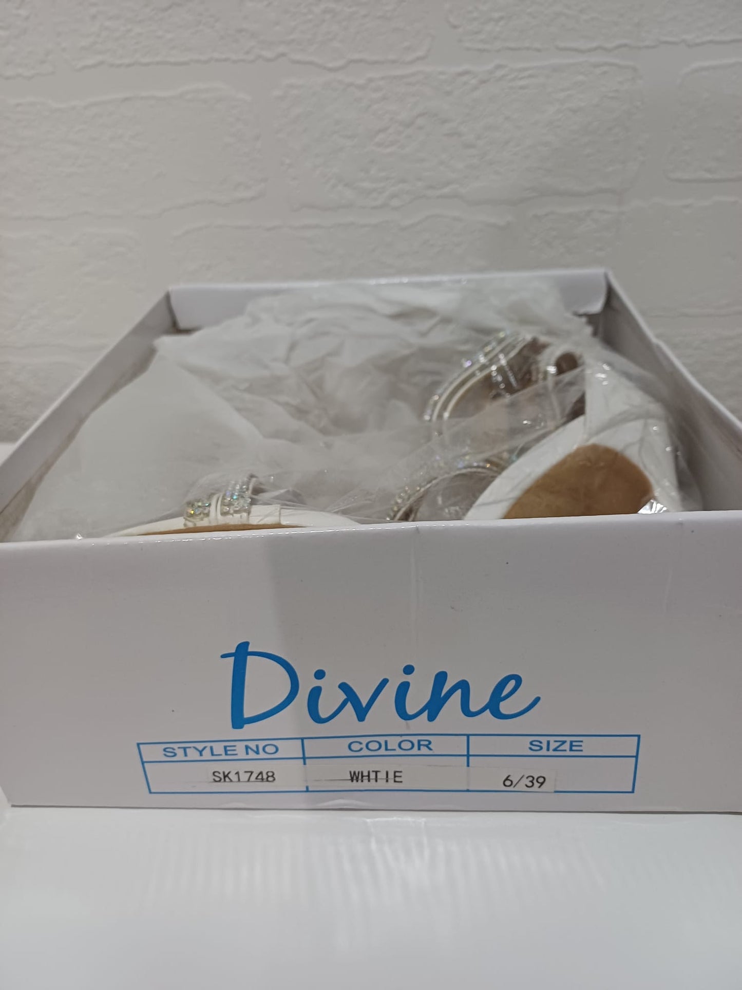Women's Sandals Divine Diamante Strappy High Heel Size 6 Approx. 10cm Heel - New In Box