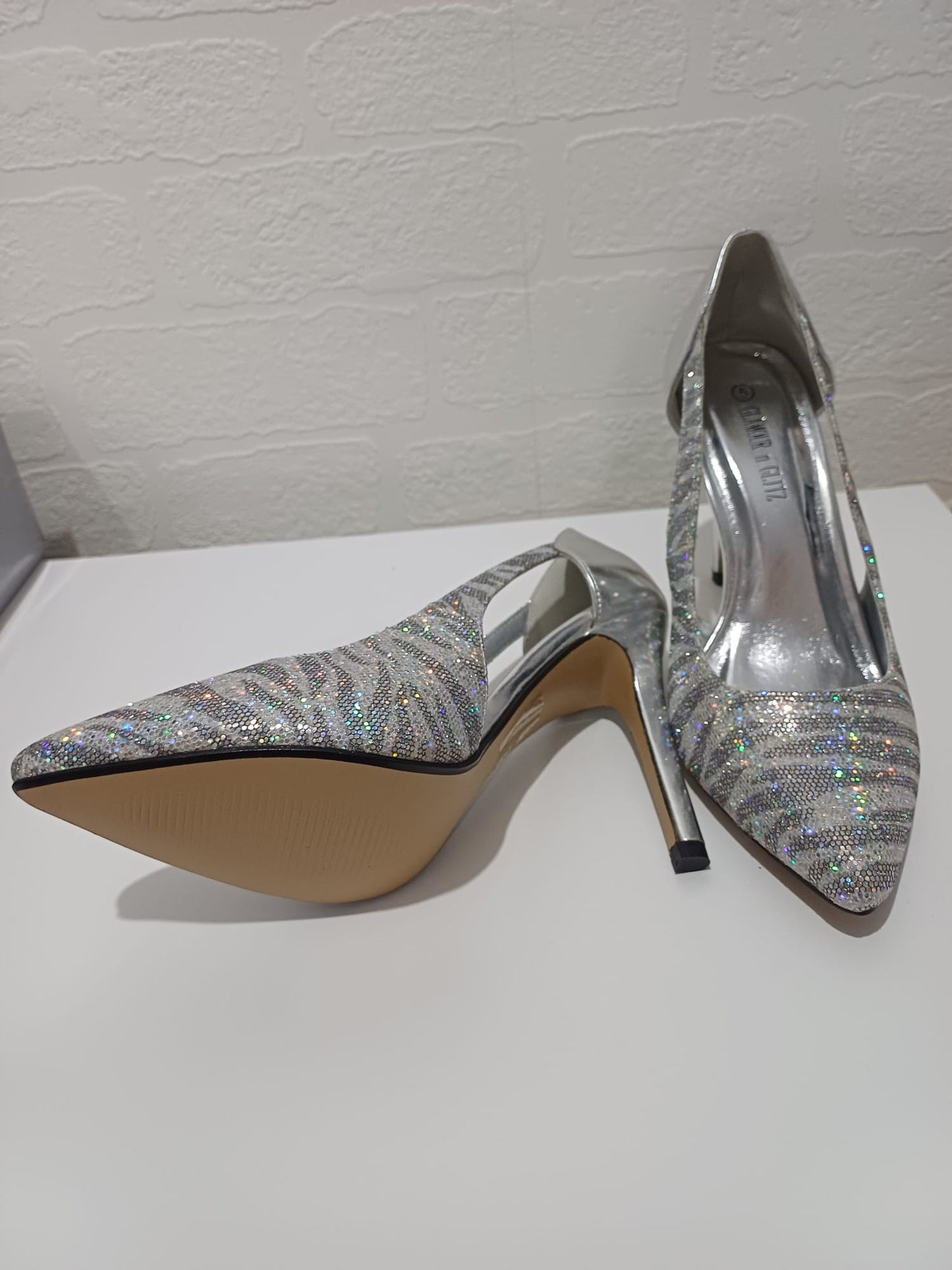 Glamour & Glitz Glitter Court Shoes Silver Stiletto Pointed Toe Size 5 Approx. 10cm Heel - New In Box