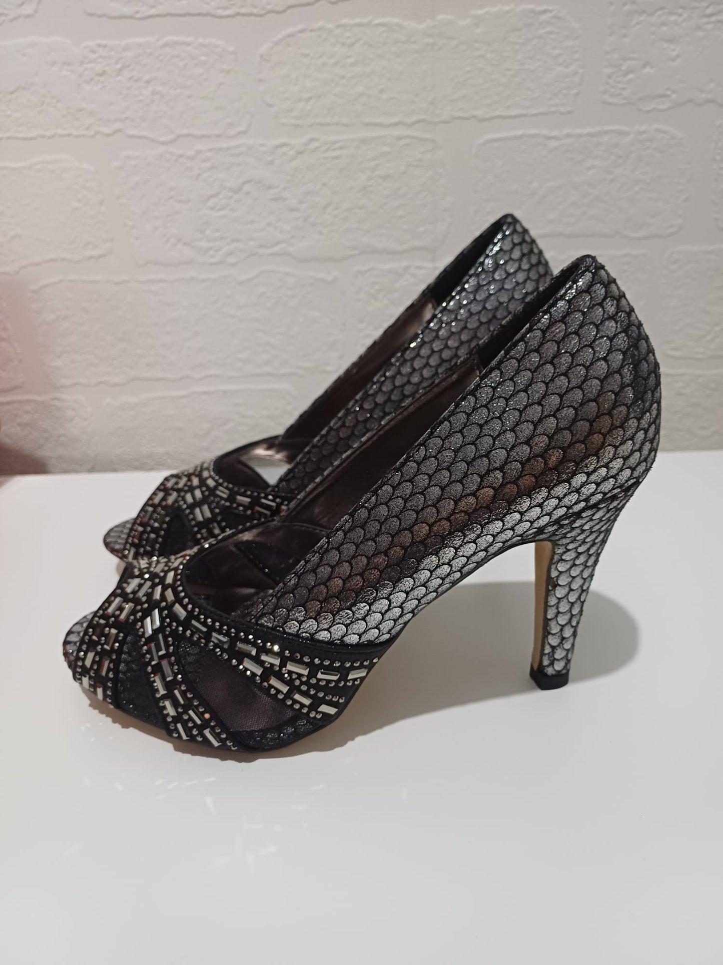 Women's Court Shoes Sabatine Pewter Shimmer Diamante Peep Toe Stiletto Size 4 Approx. 9cm Heel - New In Box
