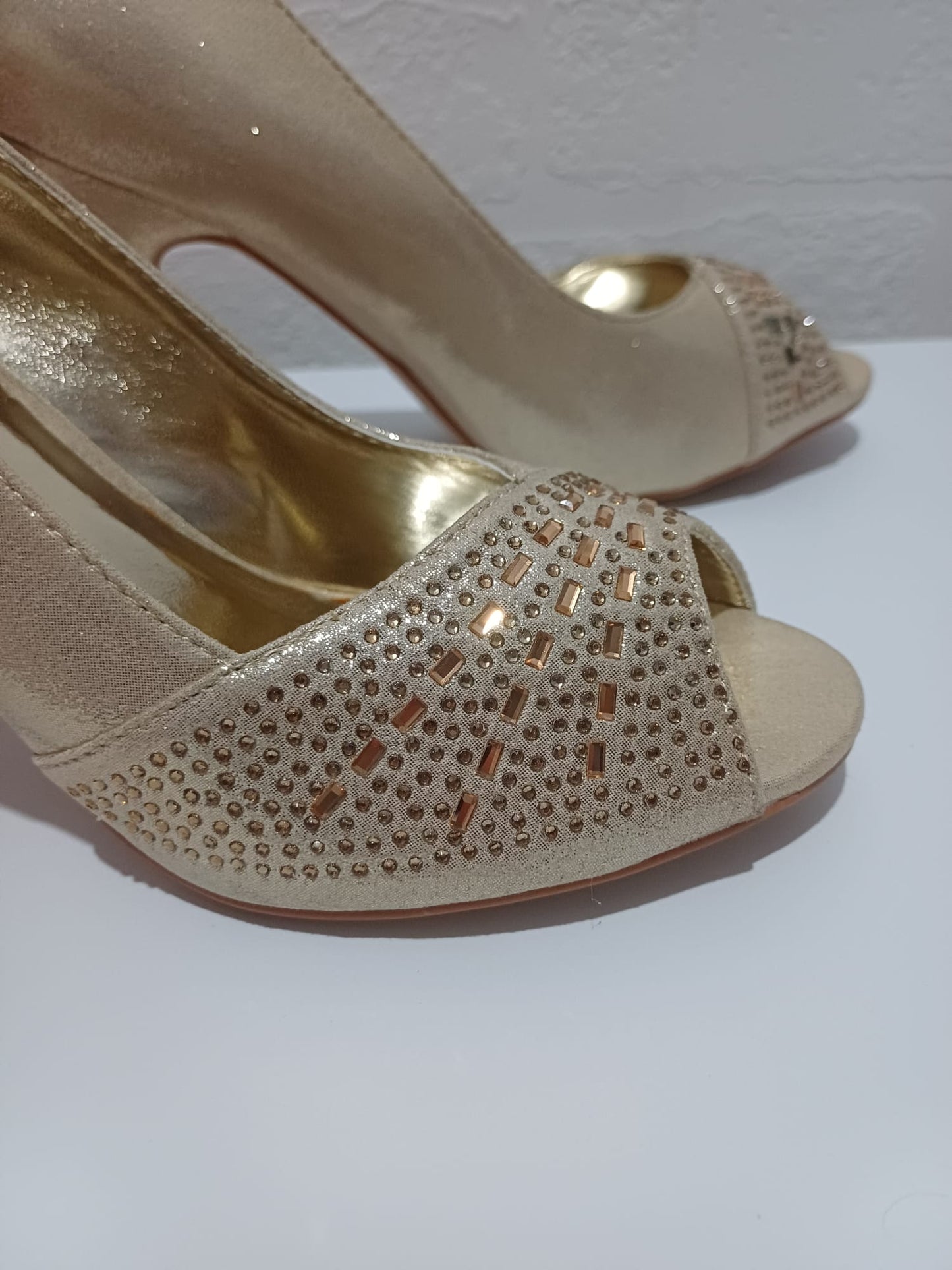Women's Court Shoes Sabatine Gold Shimmer Diamante Peep Toe Stiletto Size 4 Approx. 9cm Heel - New In Box
