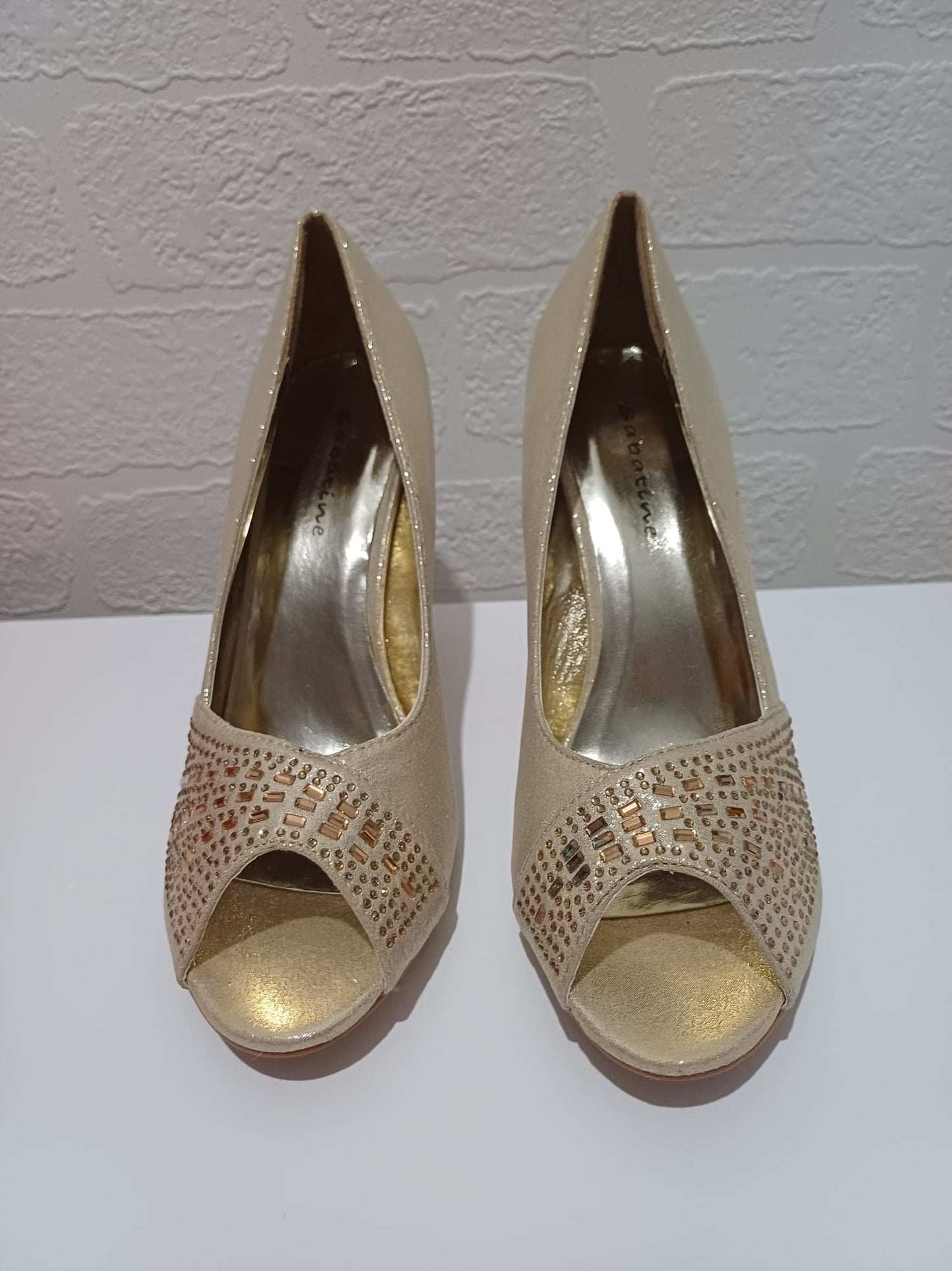 Women's Court Shoes Sabatine Gold Shimmer Diamante Peep Toe Stiletto Size 4 Approx. 9cm Heel - New In Box