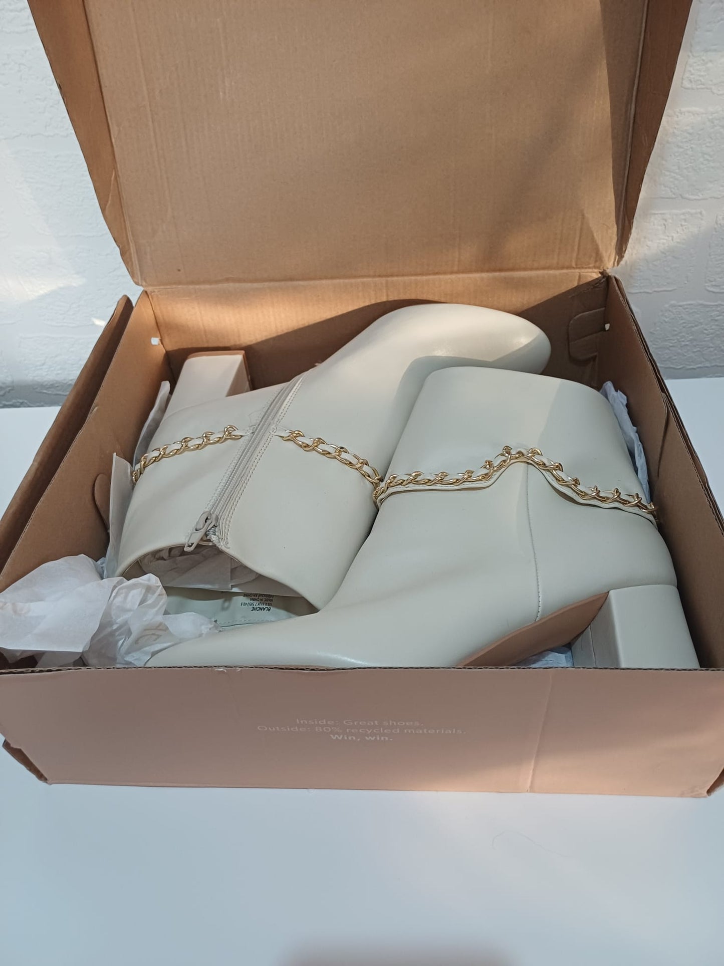 Women's Ankle Boots Just Fab Cream Faux Leather Chain Detail Block Heel Side Zip Size 7.5 - New In Box
