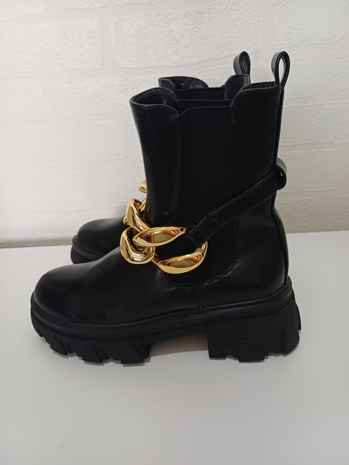 Women's Chelsea Ankle Boots Black Chunky Gold Chain Detail UK 6 - New Without Box