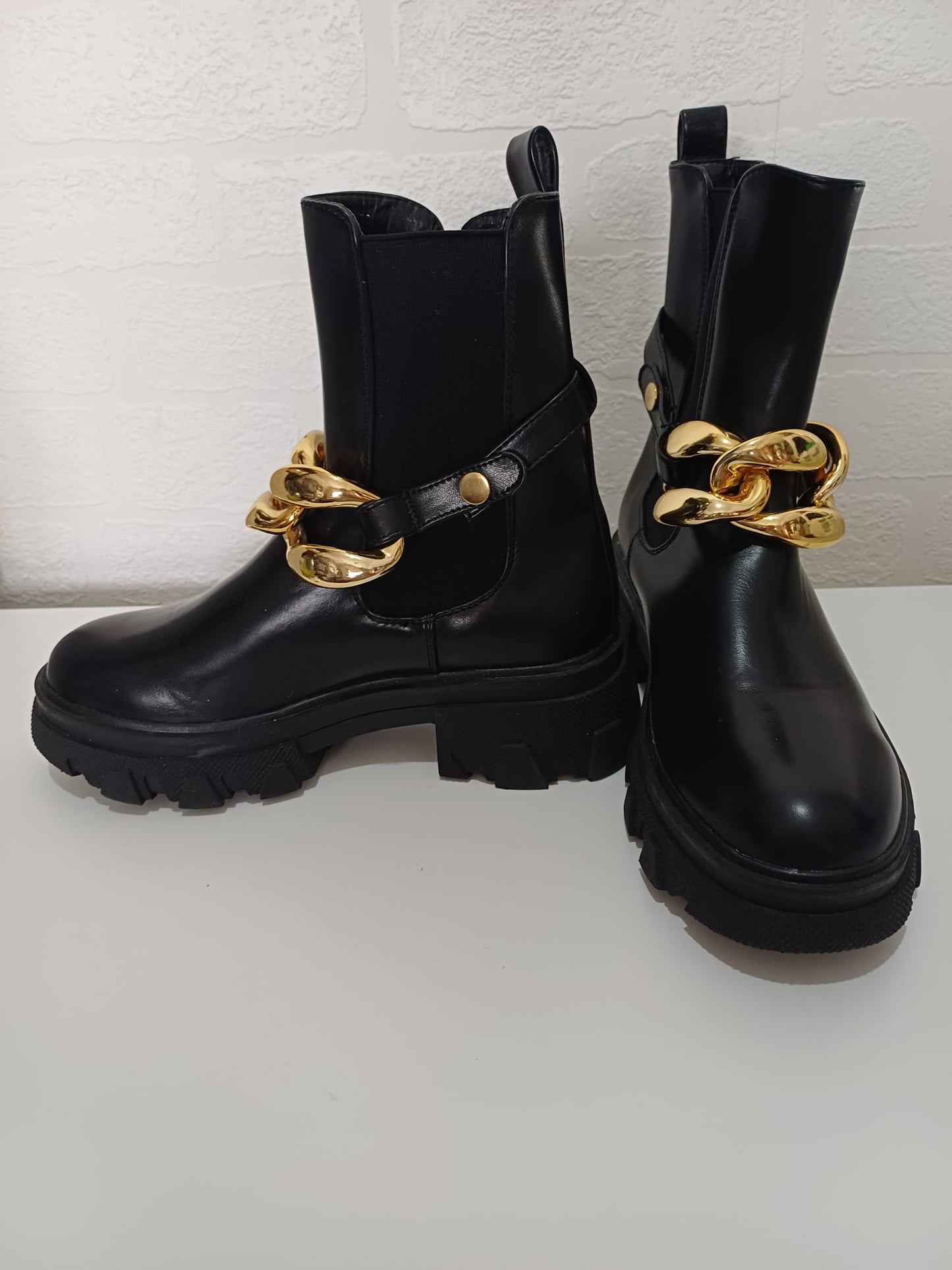 Women's Chelsea Ankle Boots Black Chunky Gold Chain Detail UK 6 - New Without Box