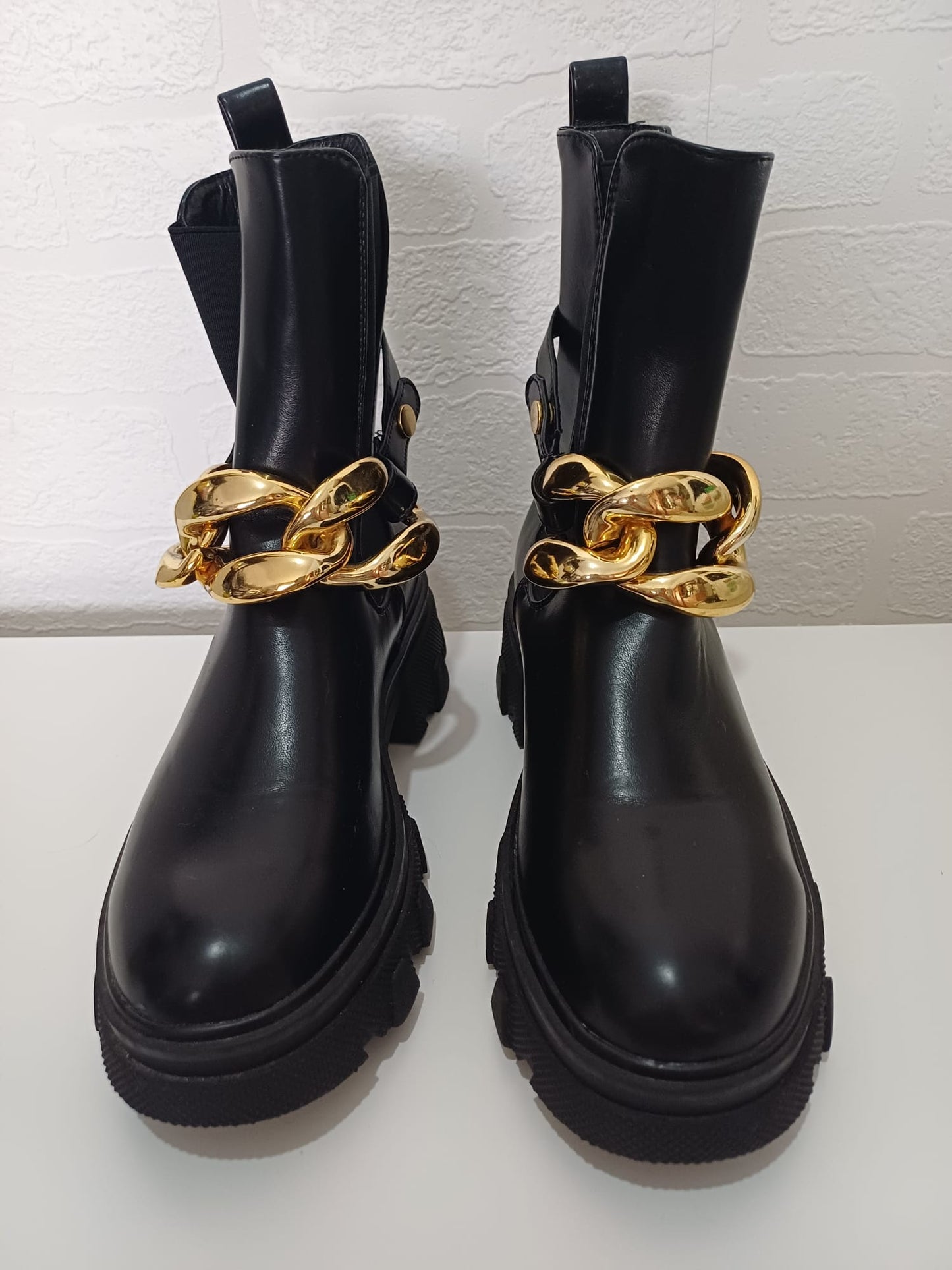 Women's Chelsea Ankle Boots Black Chunky Gold Chain Detail UK 6 - New Without Box