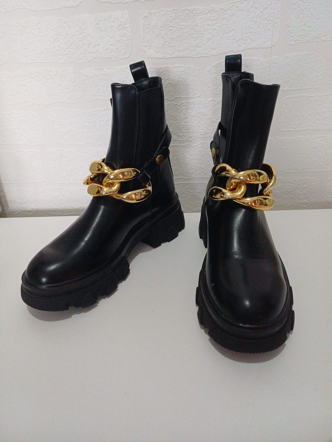Women's Chelsea Ankle Boots Black Chunky Gold Chain Detail UK 6 - New Without Box