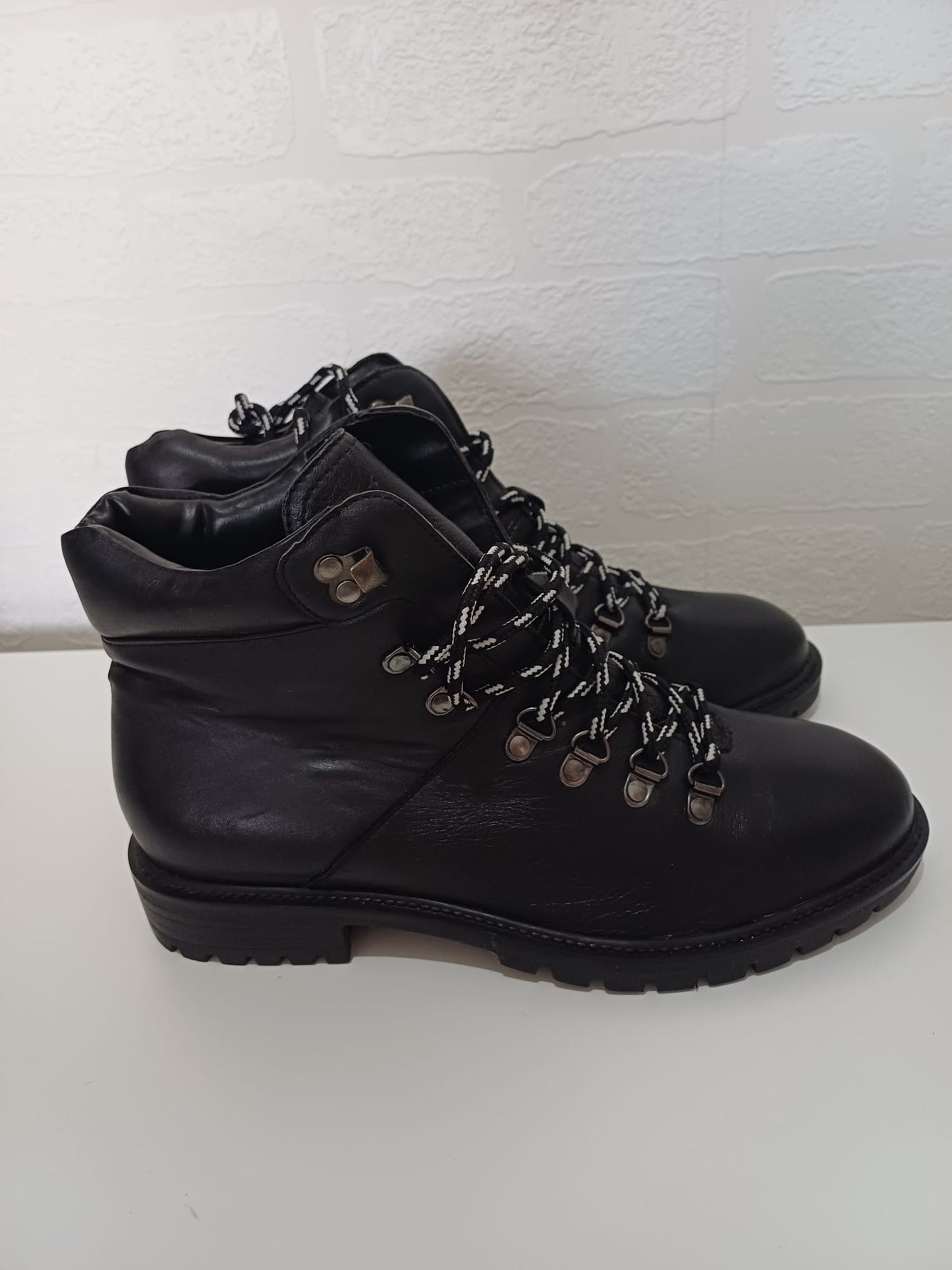 Women's Ankle Boots JD Williams Black Lace Up Real Leather UK 9 - New With Tags