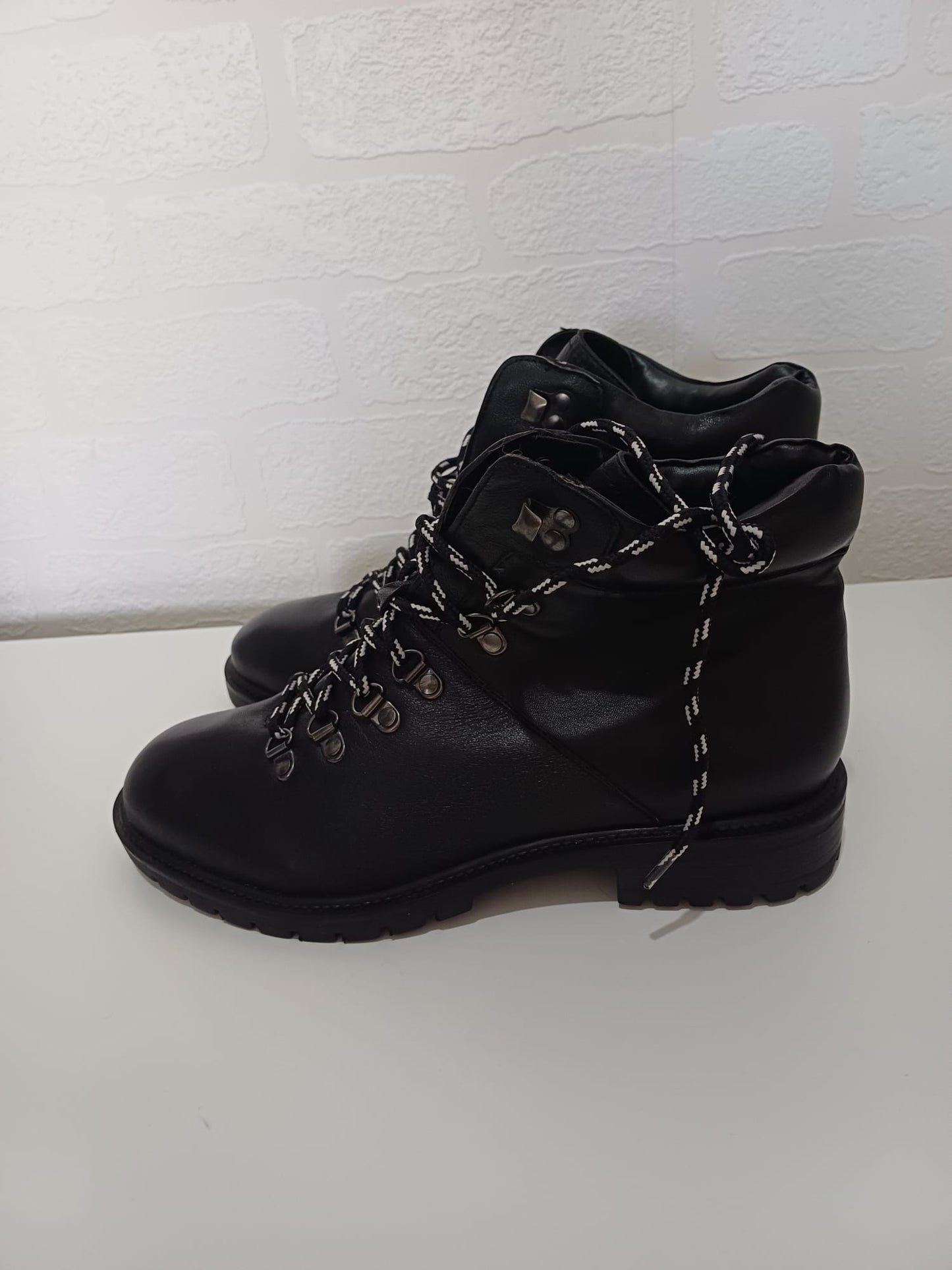 Women's Ankle Boots JD Williams Black Lace Up Real Leather UK 9 - New With Tags