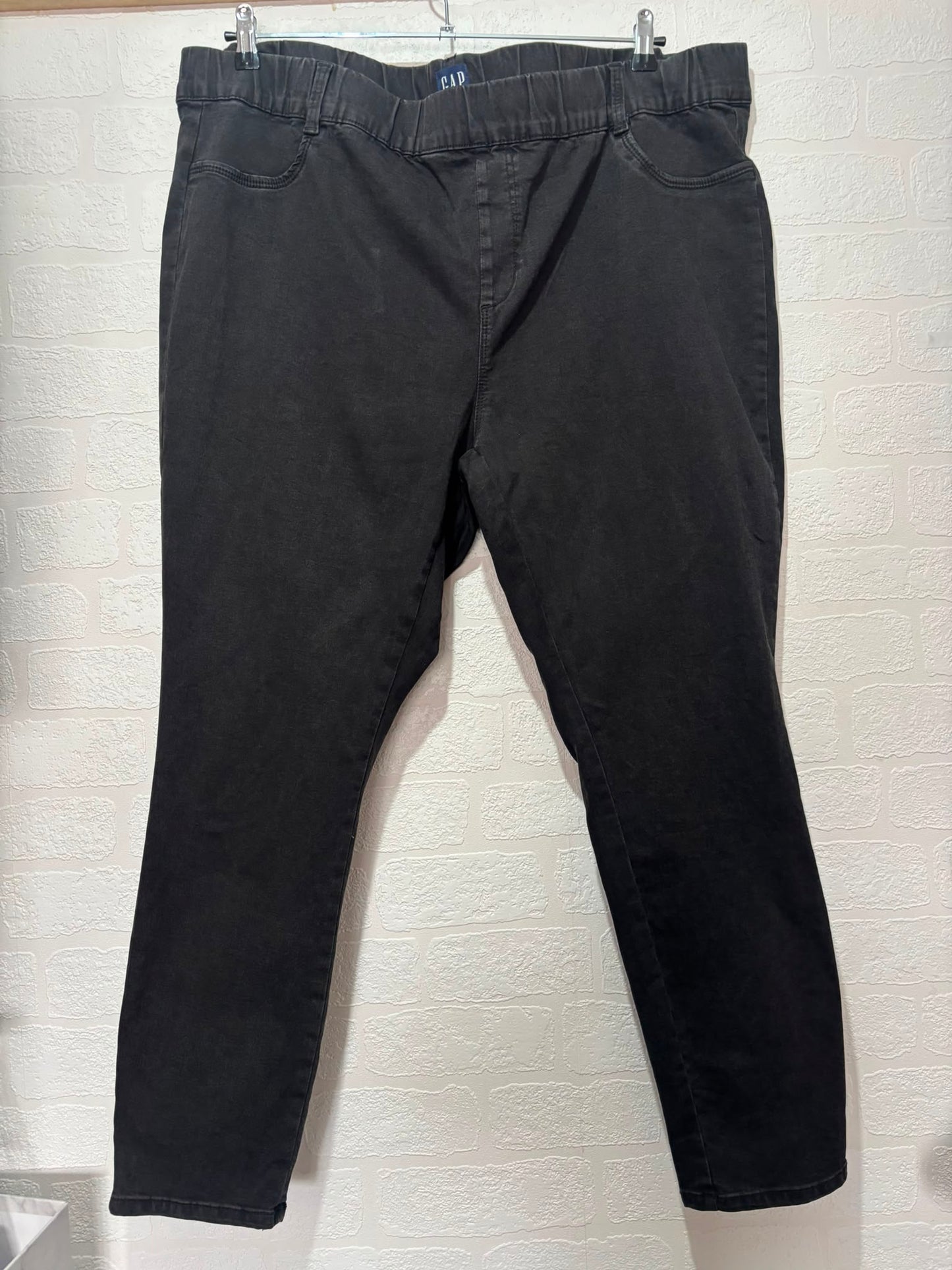 Women's Jeans GAP Black Straight Approx. 46" Stretched Waist 29" Inside Leg - Very Good Condition