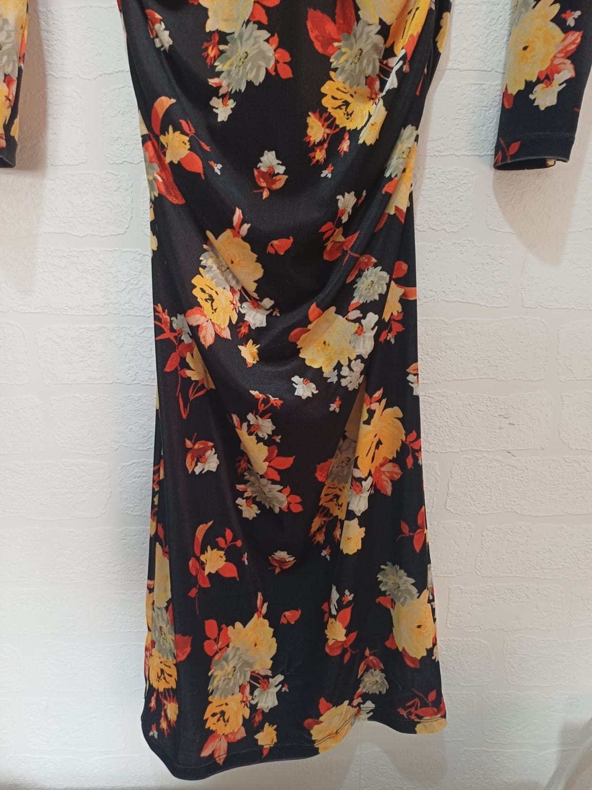 Women's Midi Dress Aura Black Yellow Orange Velvet Feel Bodycon Ruched Keyhole Neck Size 10 Approx. 15" PTP - Very Good Condition