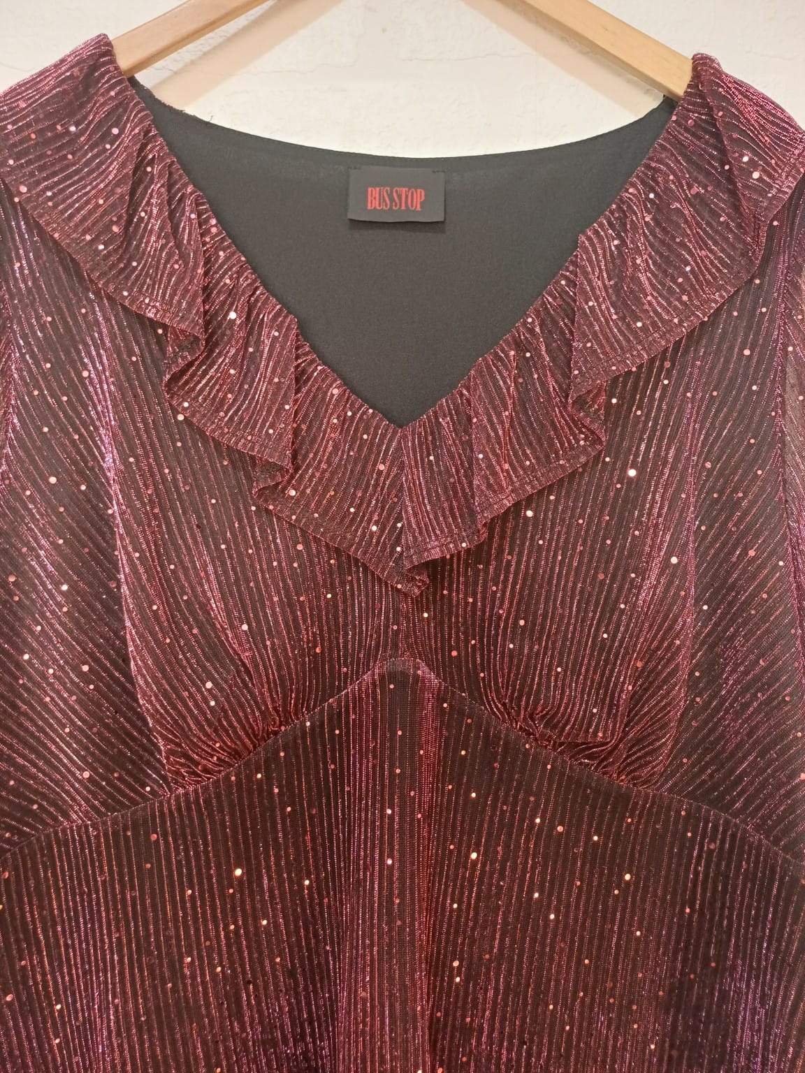 Women's Midi Dress Bus Stop Burgundy Sequin Sparkly Mesh V Neck Ruffled Long Sleeve Approx. 23" PTP - Very Good Condition