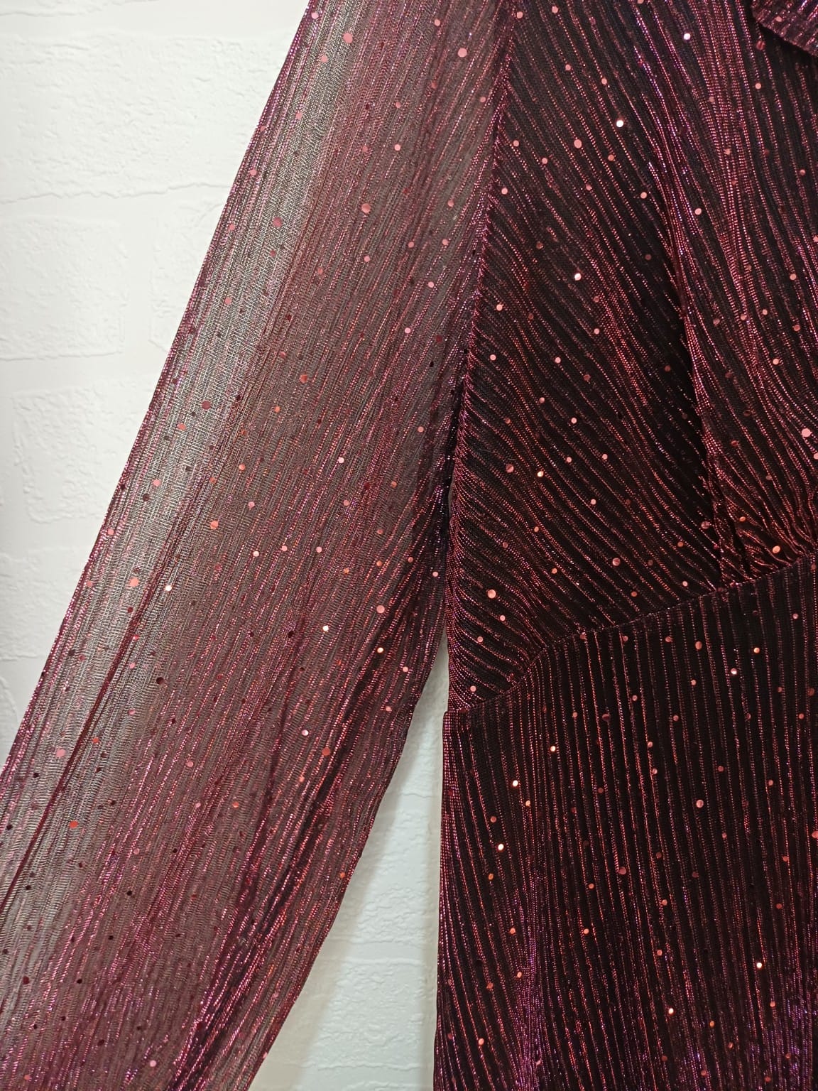 Women's Midi Dress Bus Stop Burgundy Sequin Sparkly Mesh V Neck Ruffled Long Sleeve Approx. 23" PTP - Very Good Condition